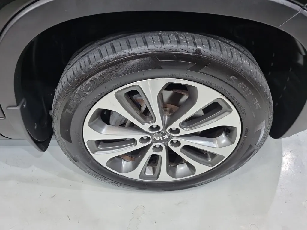 Kia R 2.0 2WD 2013 20/21