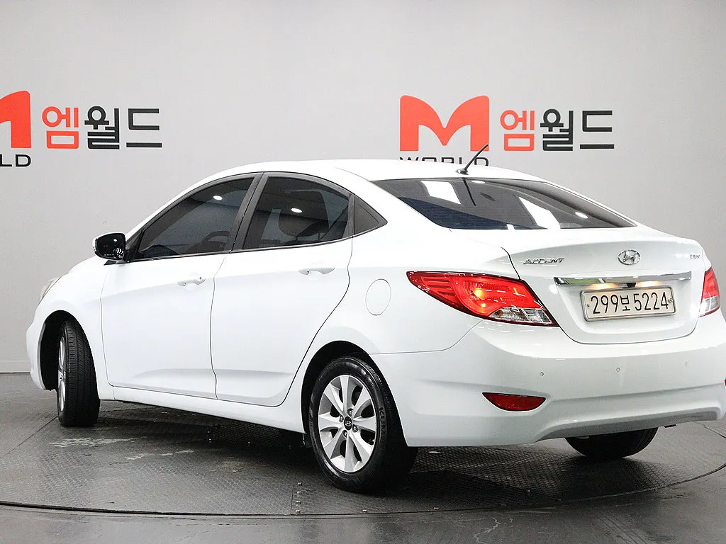 Hyundai () 1.4 VVT 2017 3/5