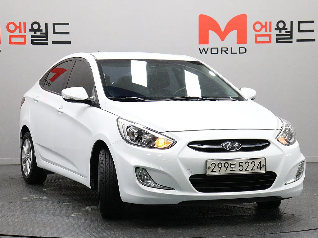 Hyundai () 1.4 VVT 2017 2/5