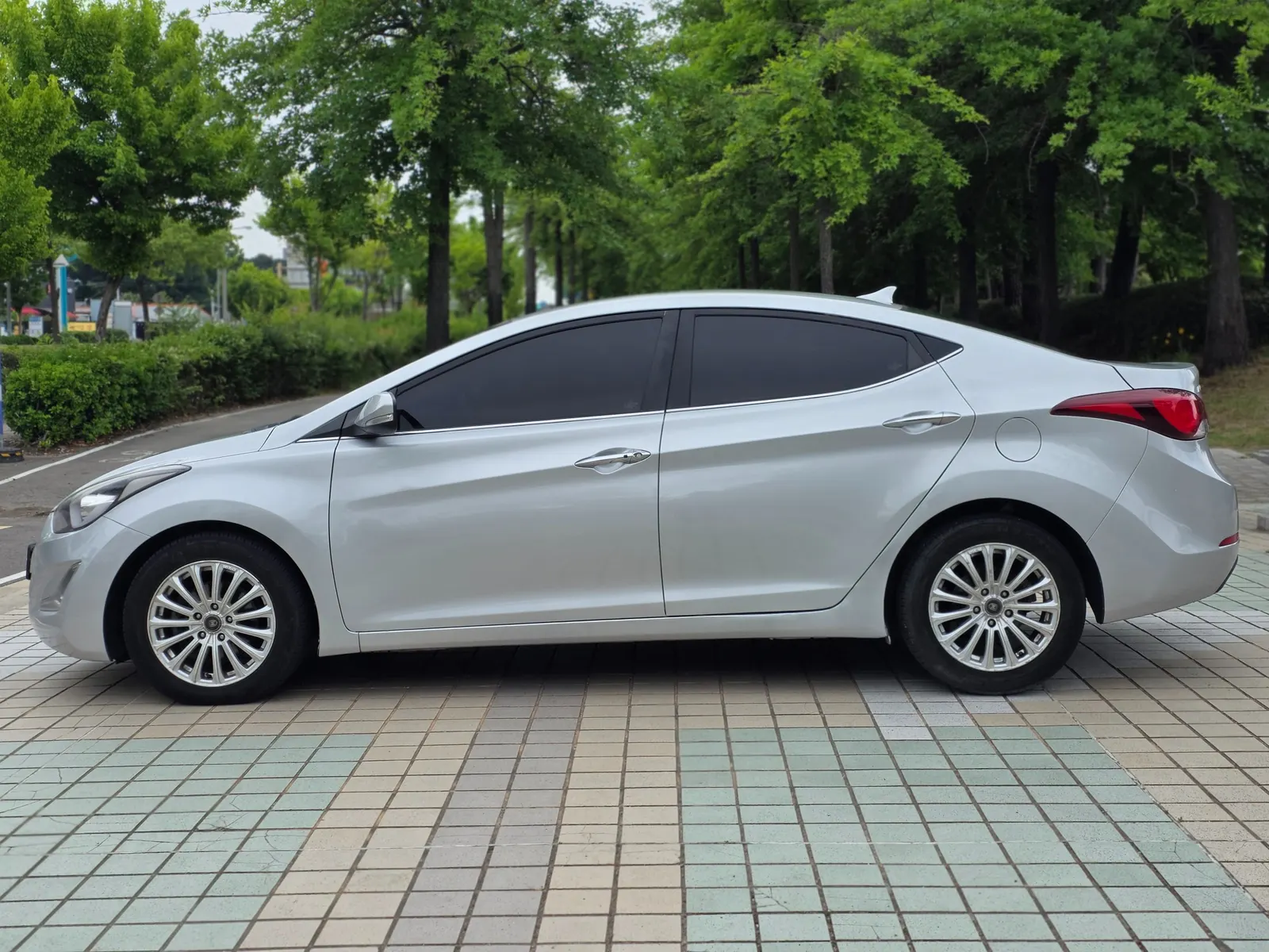 Hyundai 아반떼 1.6 VGT 2013 3/21