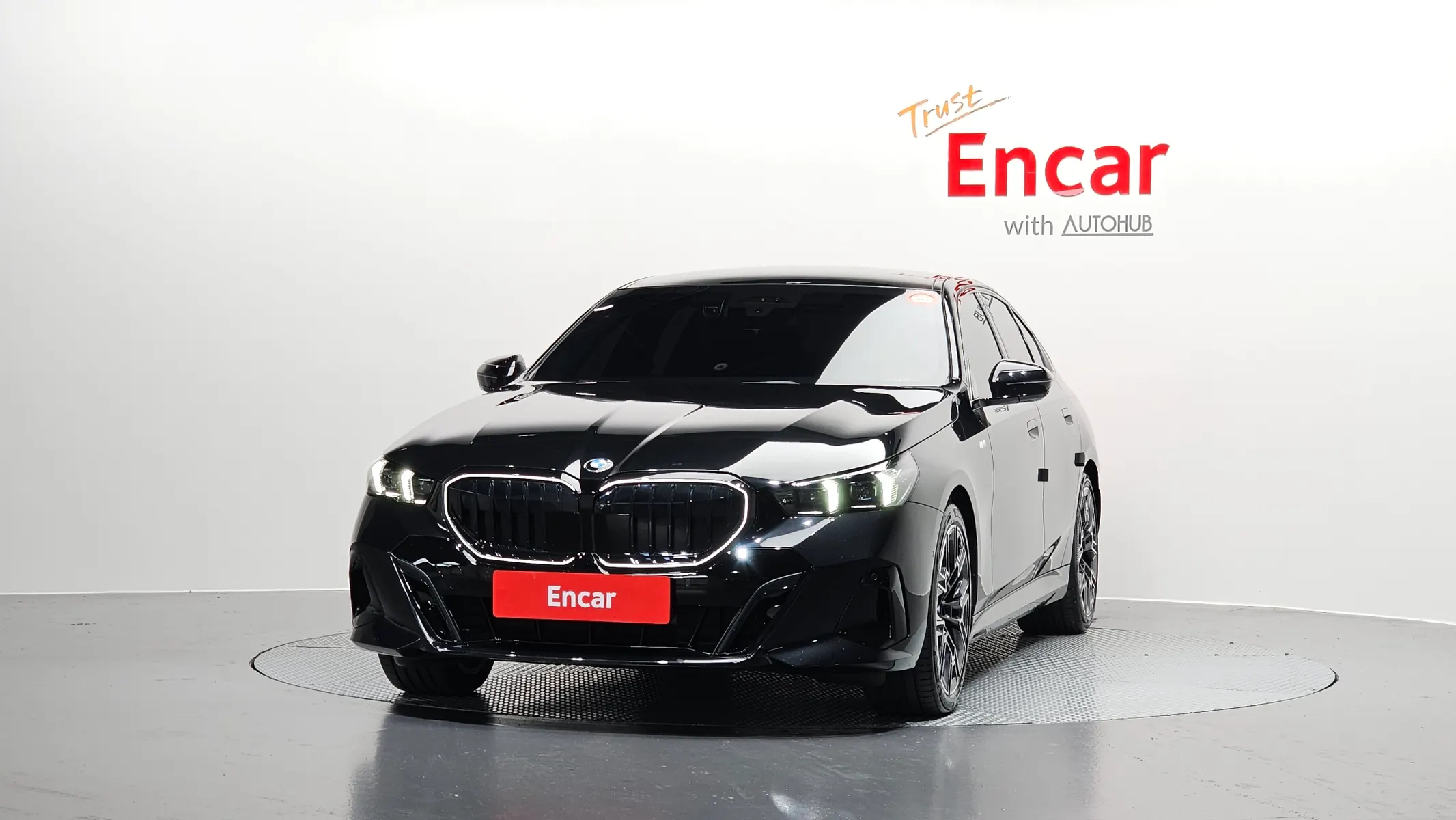 BMW 5 Series (G60) 530i xDrive M 2025 3/33