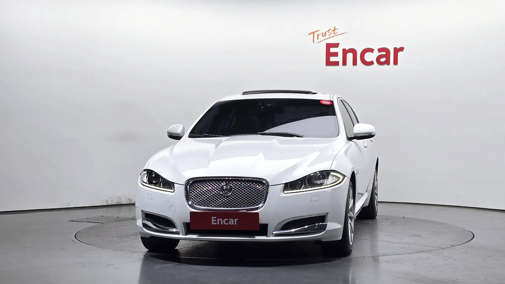 Jaguar New XF 2.2D 2011 2/5