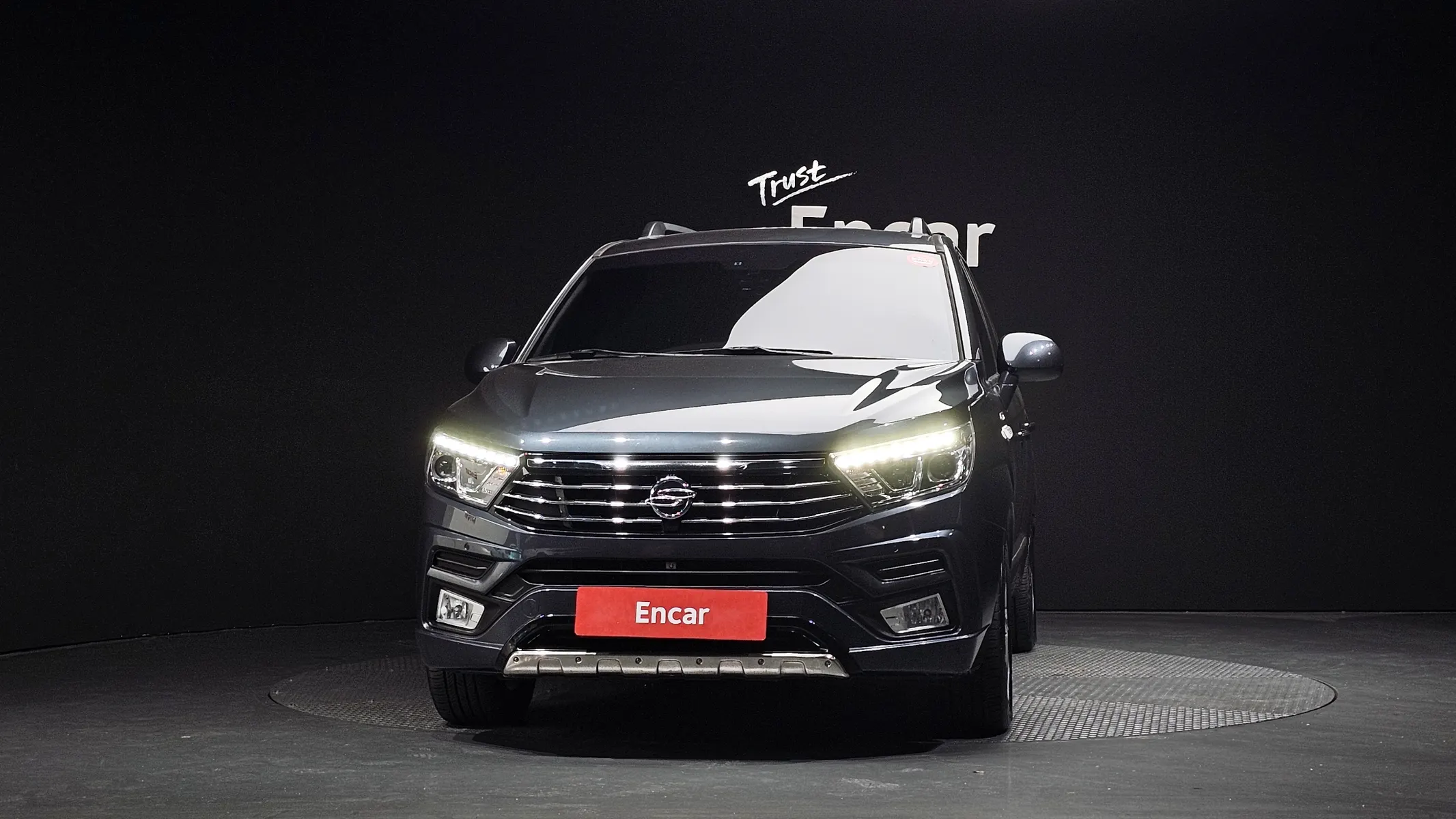 KG Mobility 코란도 투리스모 4WD TX 9 2018 2/5