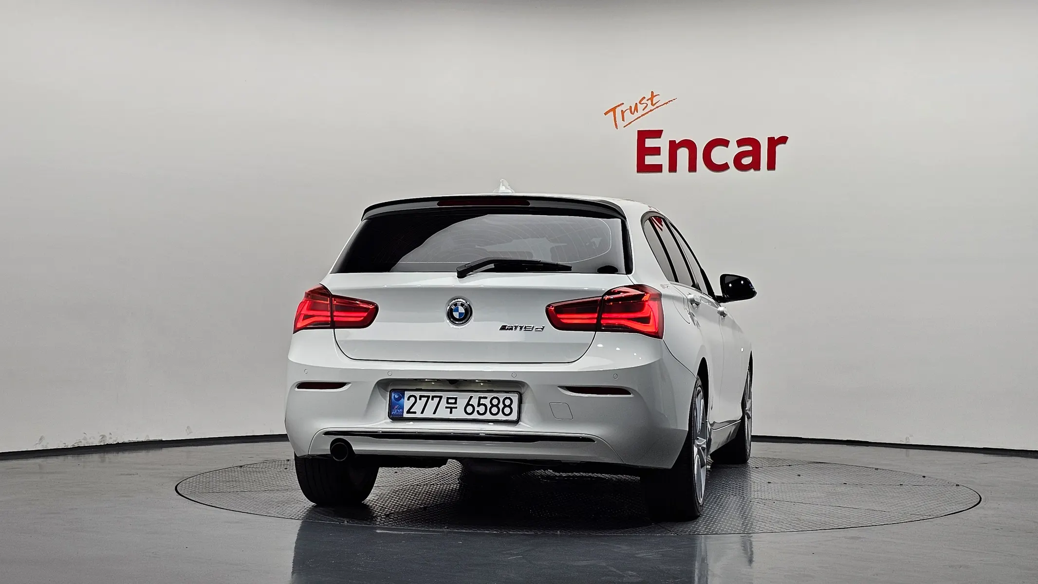 BMW 1 Series (F20) 118d 5 2019 3/33