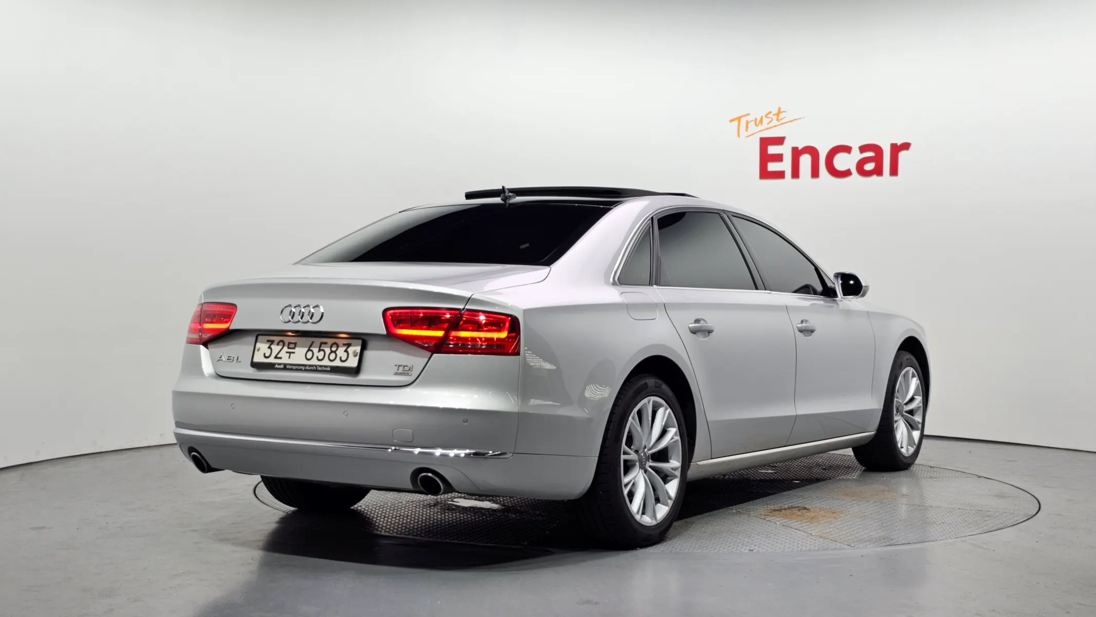 Audi A8 3.0 TDI LWB 2013 2/21