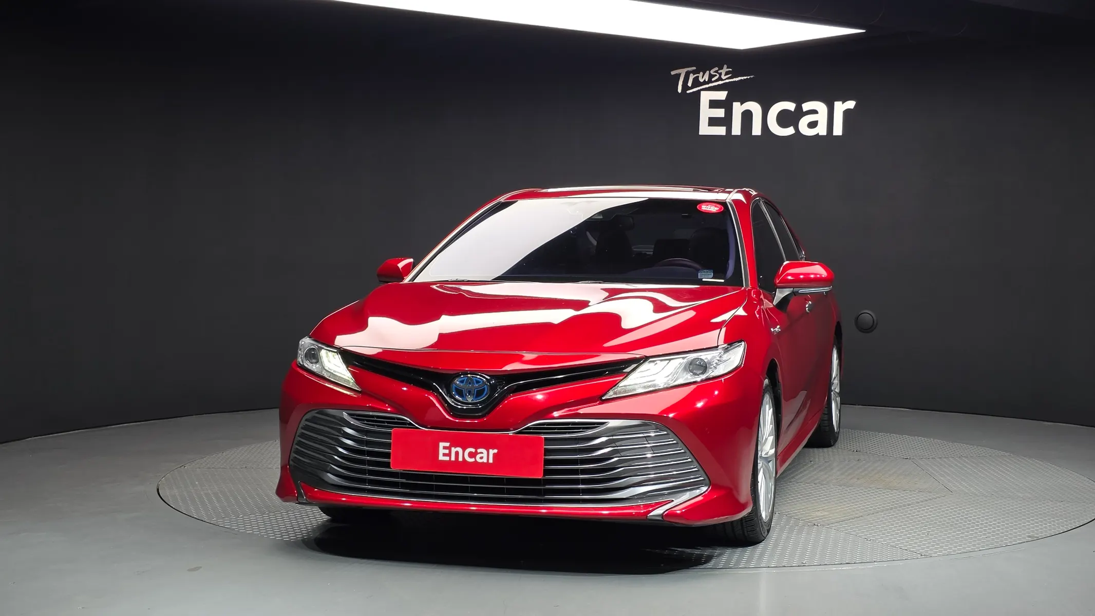 Toyota (XV70) 2.5 XLE 2019 2/5