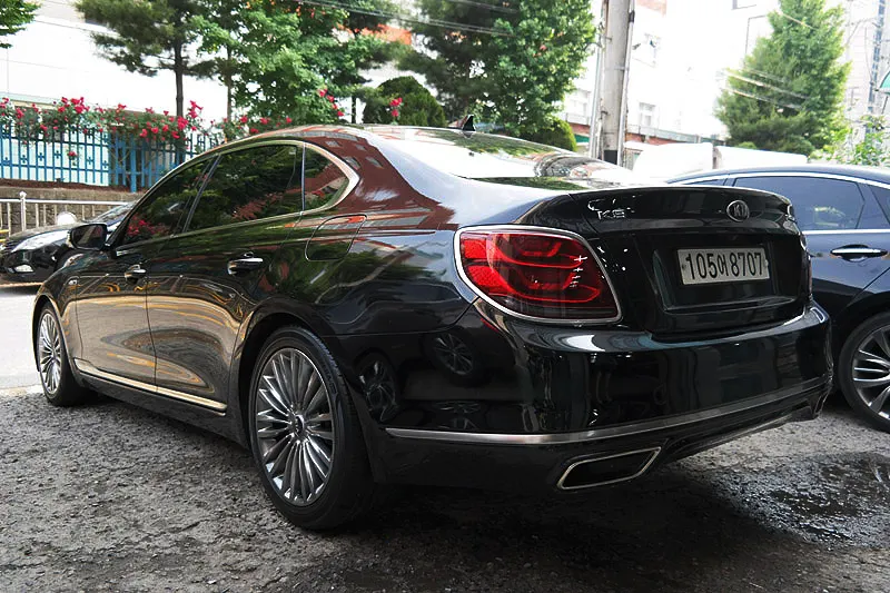 Kia K9 3.8 GDI AWD 2019 2/5