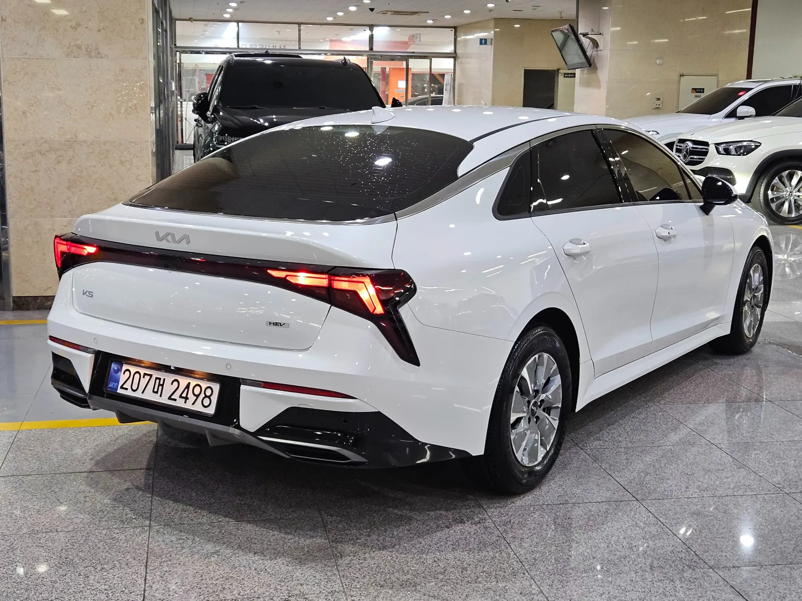 Kia K5 3 2025 3/5