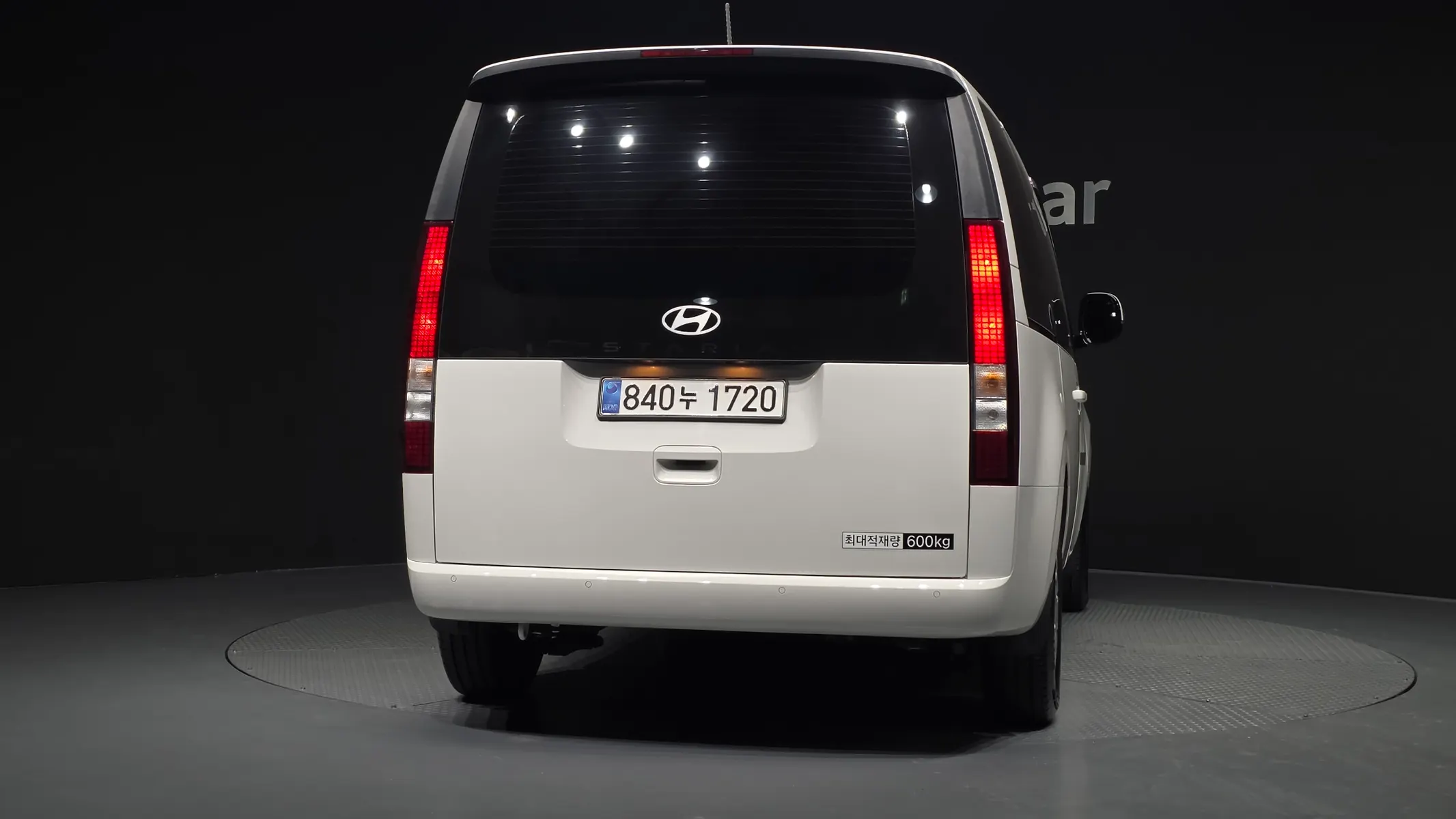 Hyundai Staria L3.5 5 2025 3/5
