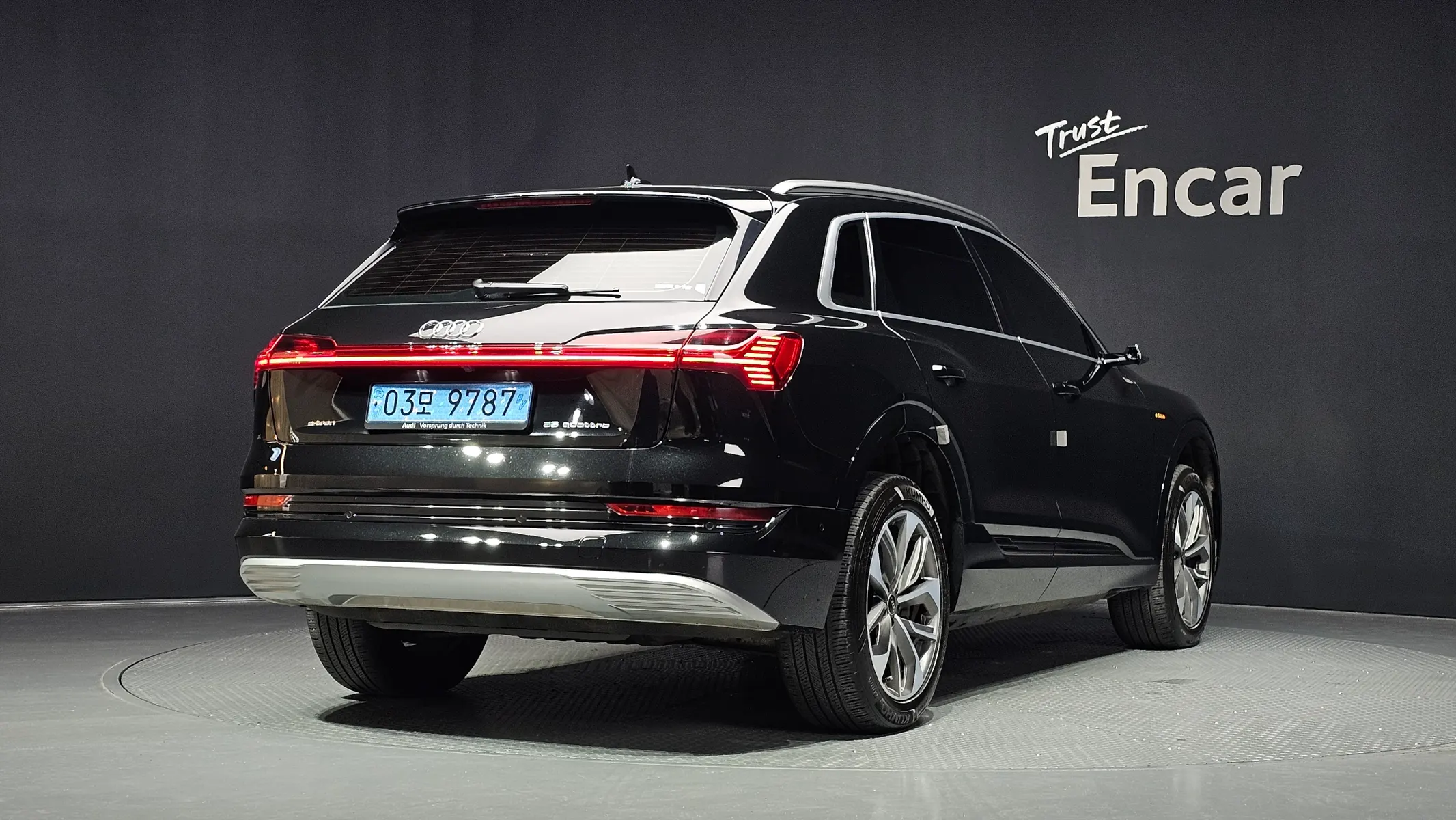Audi e- 55 2021 2/34