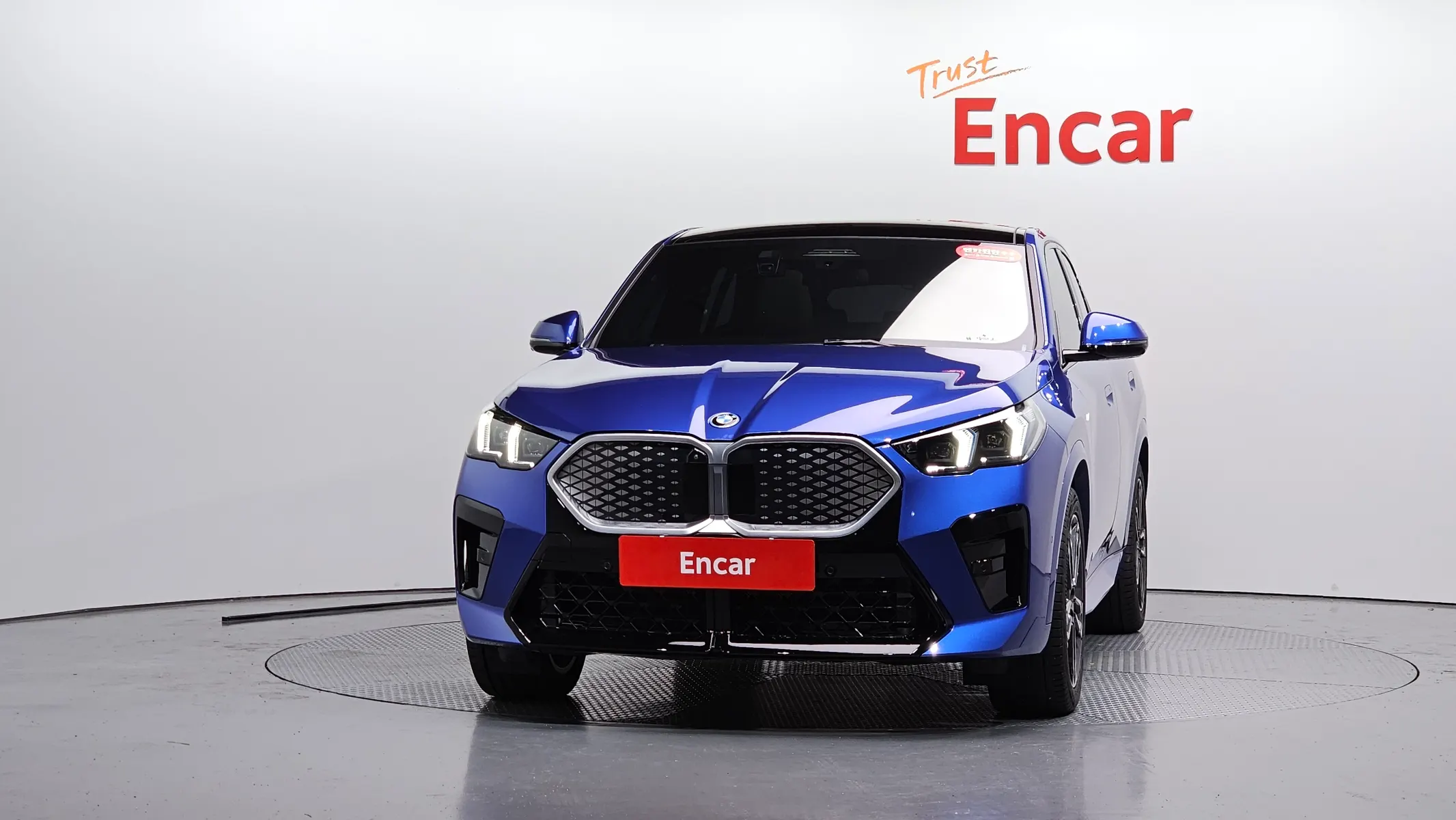 BMW iX2 (U10) eDrive 20 M 2024 3/37