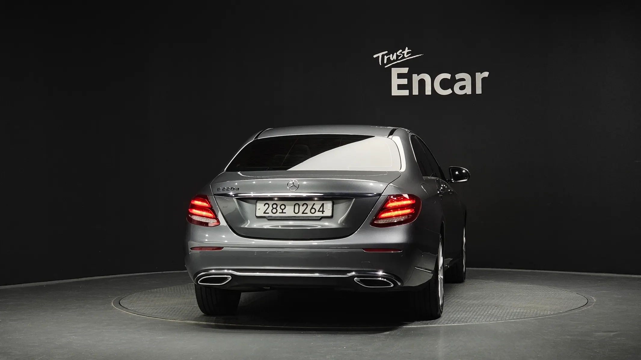 Mercedes-Benz E-Class W213 E220d 2016 3/35