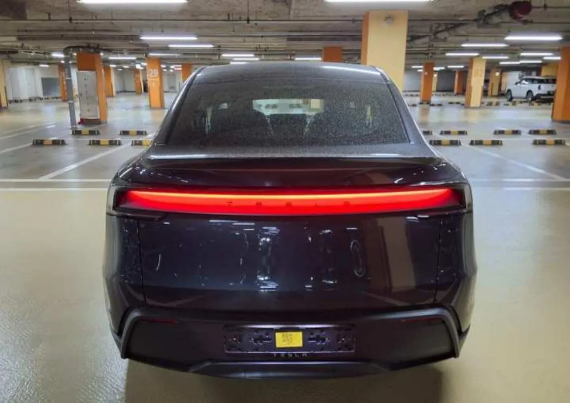 Tesla Y RWD 2026 3/15