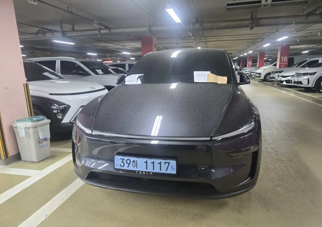 Tesla Y RWD 2026 14/15