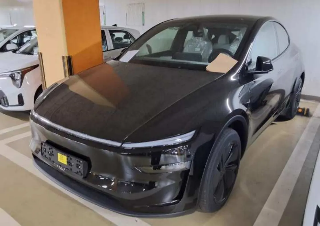 Tesla Y RWD 2026 2/15