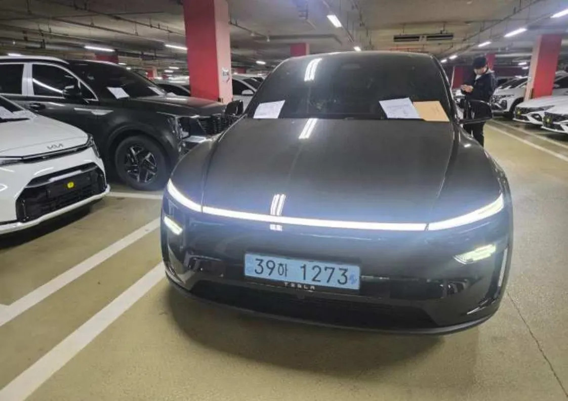 Tesla Y RWD 2026 14/15