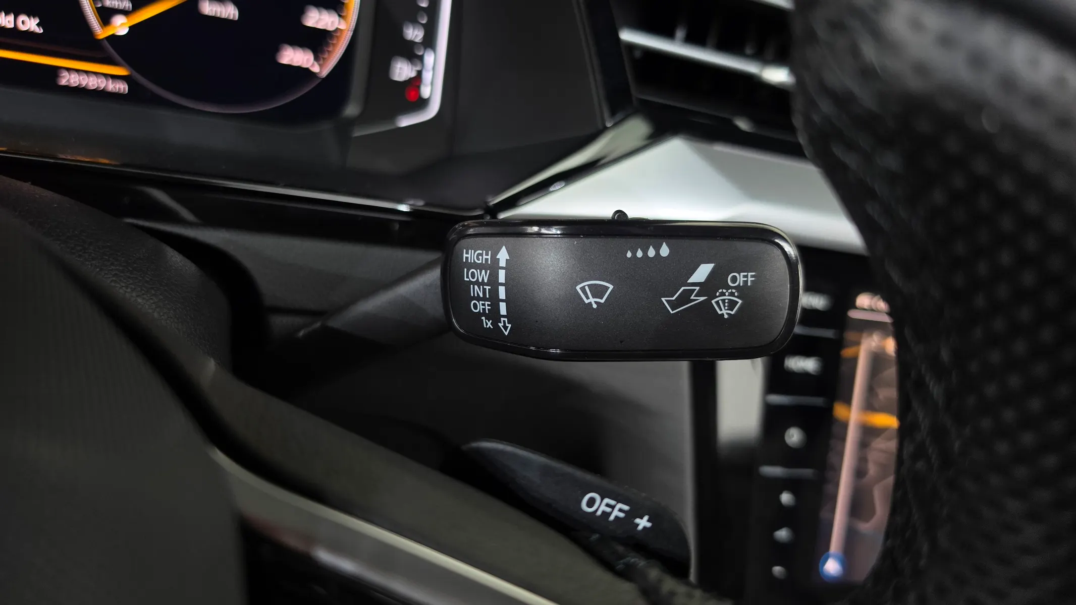 Volkswagen 아테온 2.0 TDI R-LINE 4 2022 38/39