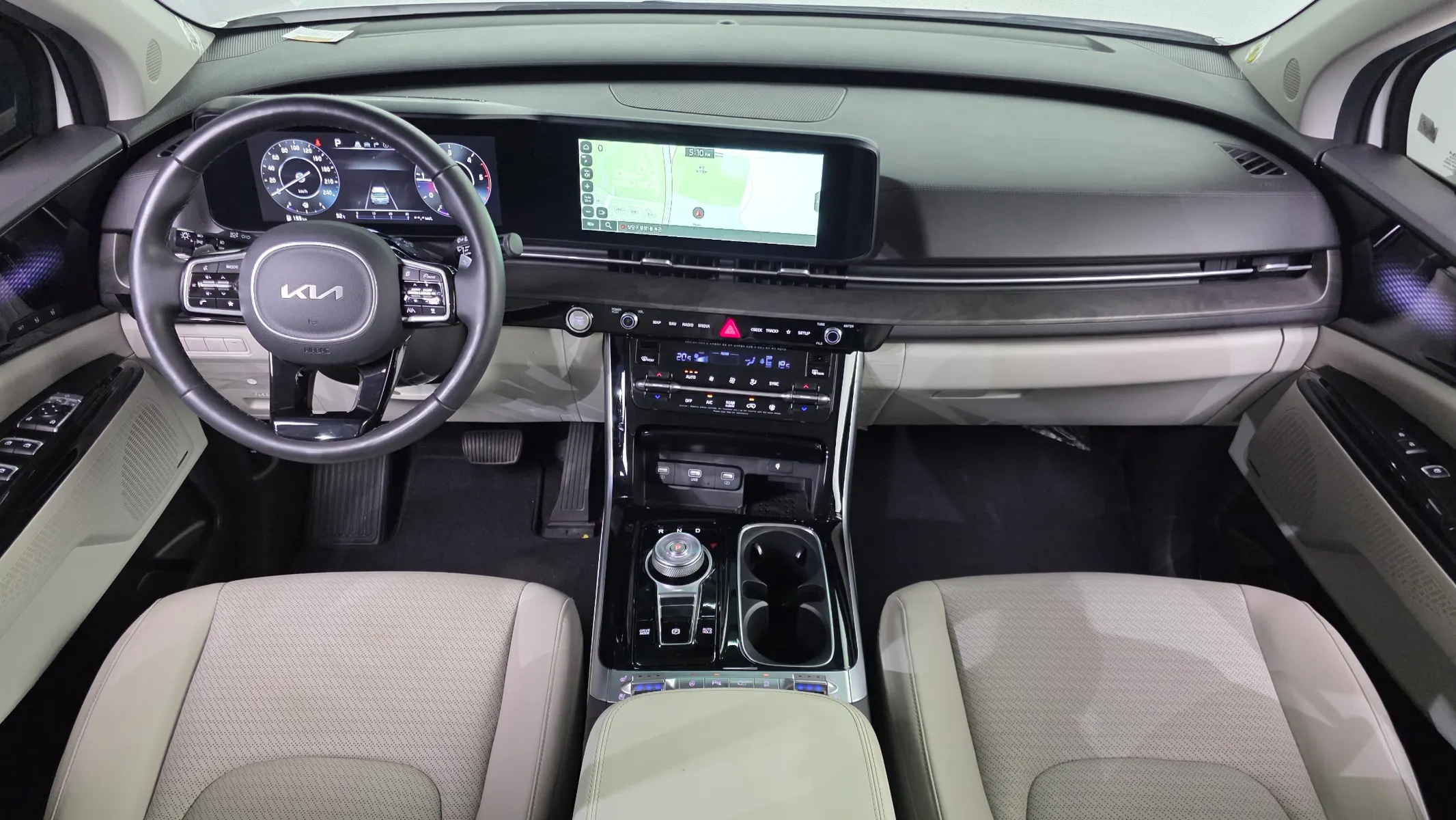 Kia Carnival 9 2023 4/5