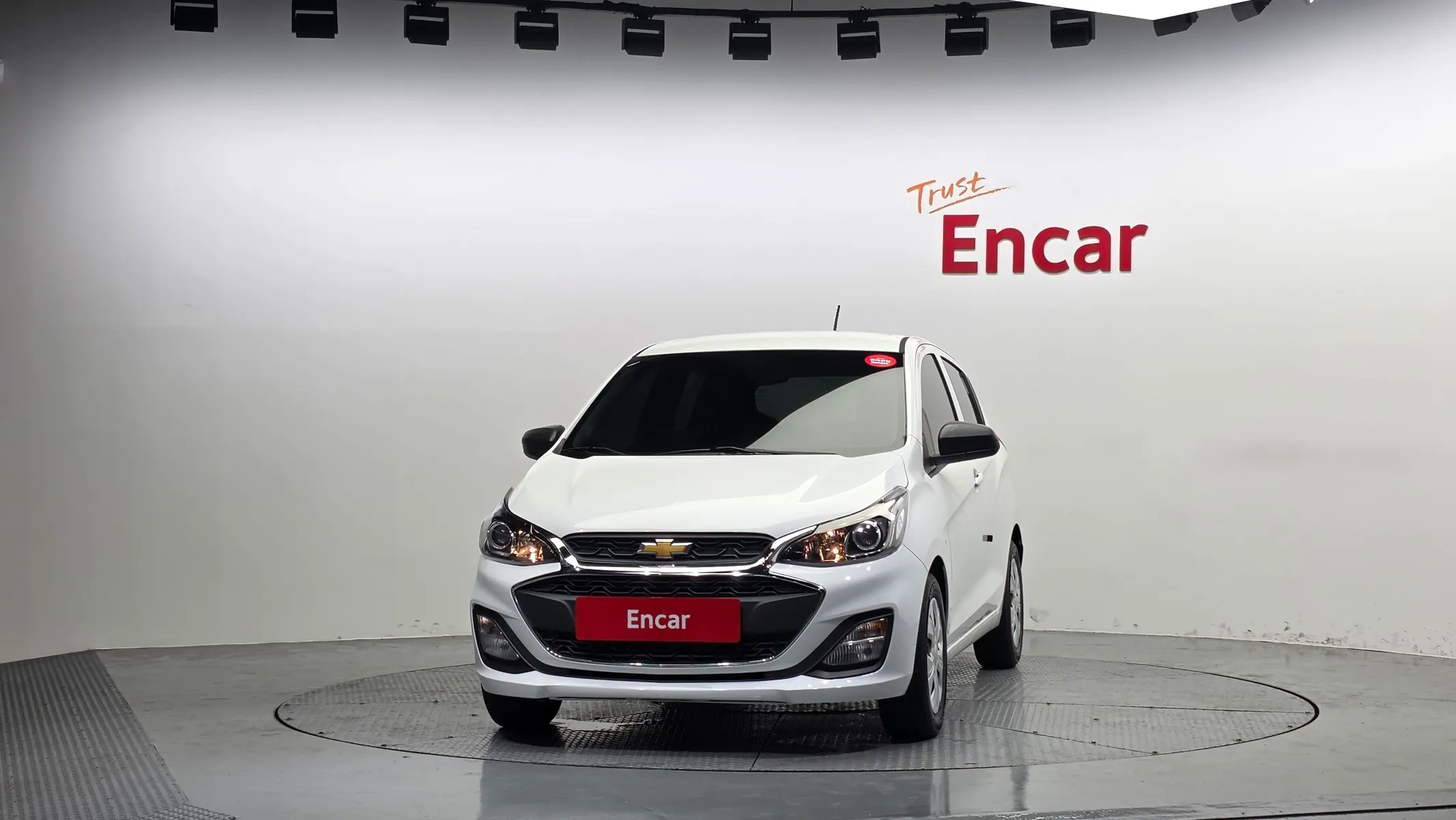 Chevrolet Spark LS 2019 2/5