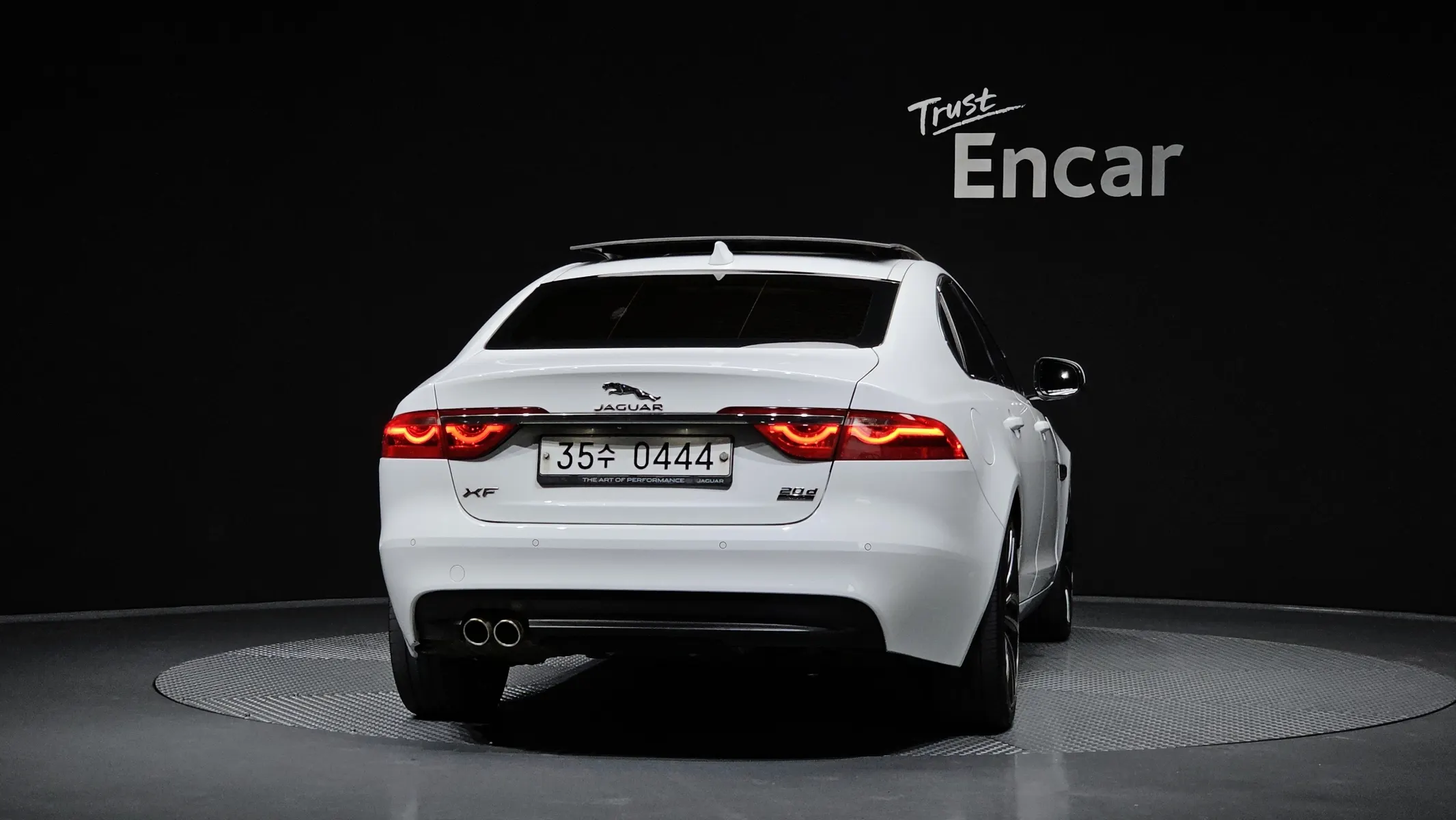 Jaguar XF (X260) 20d AWD 2016 3/5