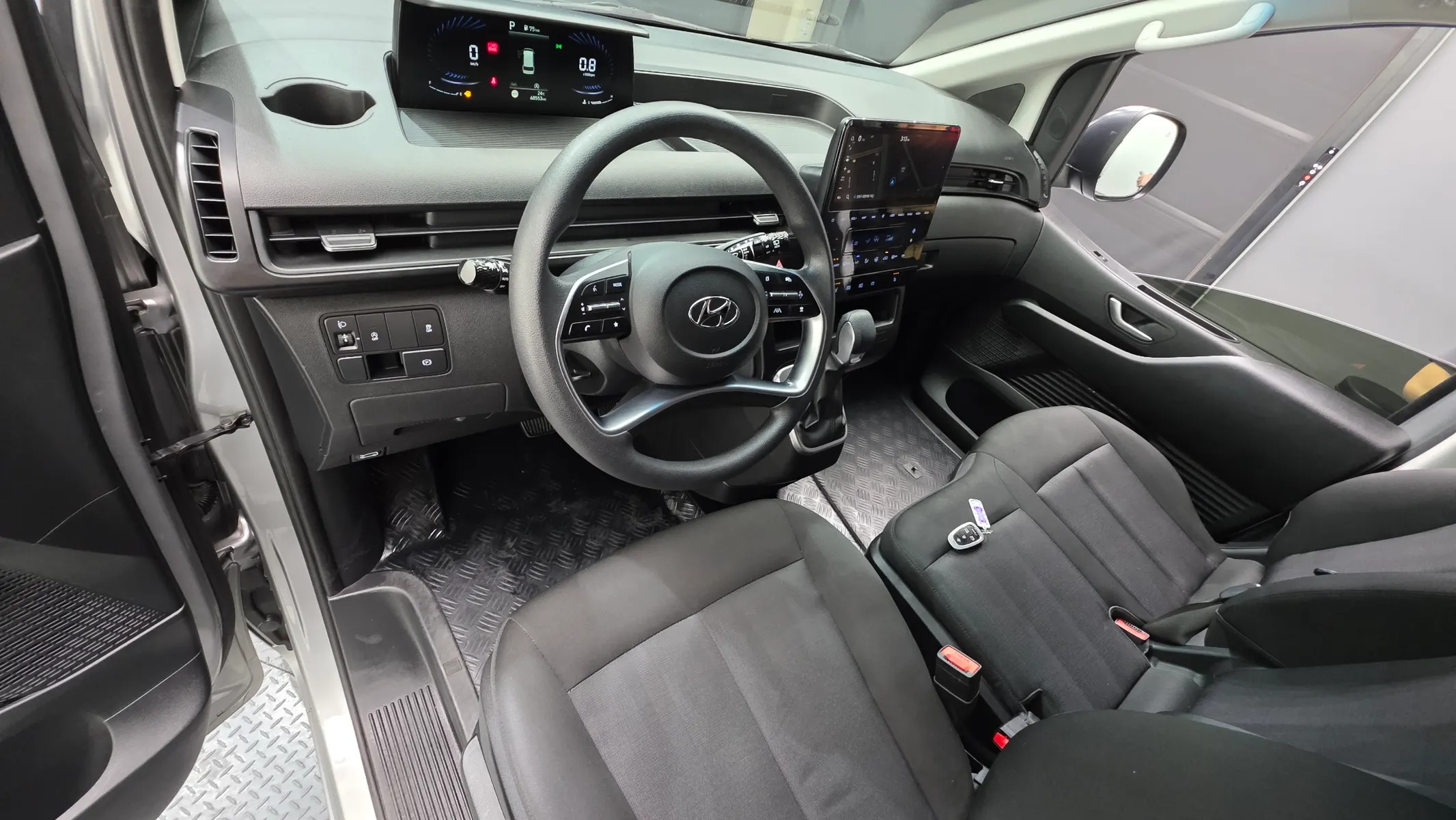 Hyundai Staria 3 2021 4/5