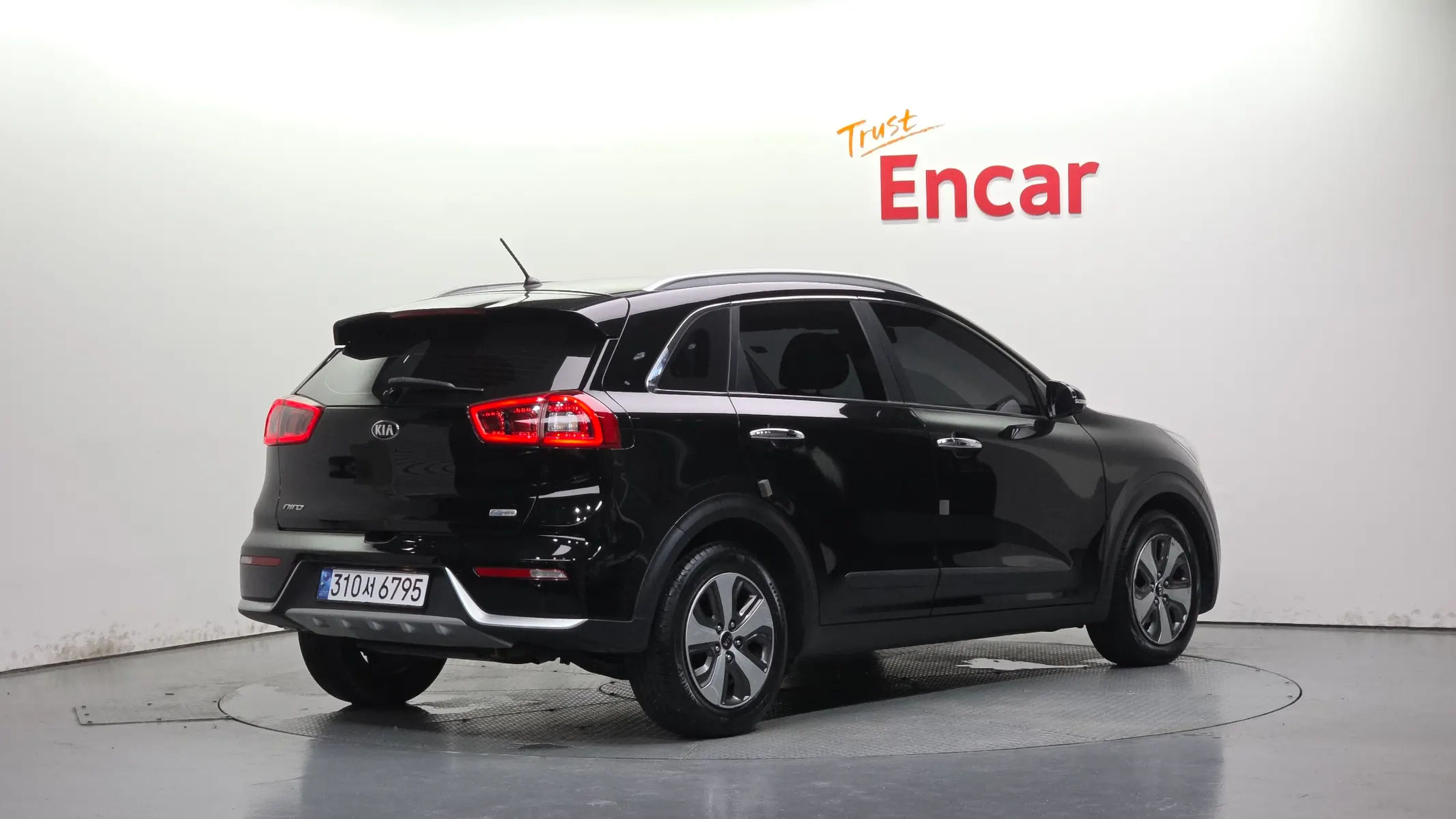 Kia Niro 2017 2/33