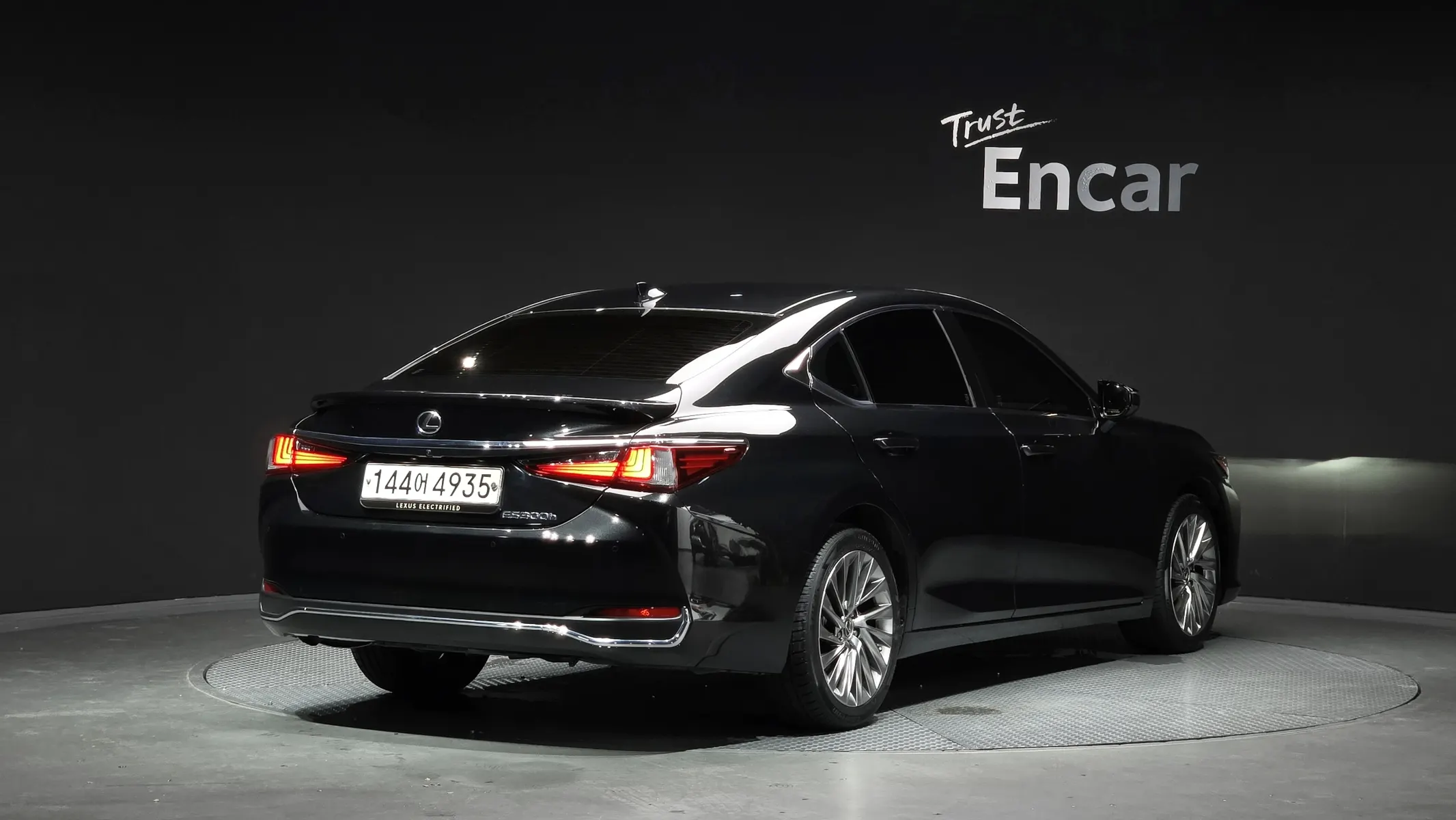 Lexus ES300h 7 2023 2/37
