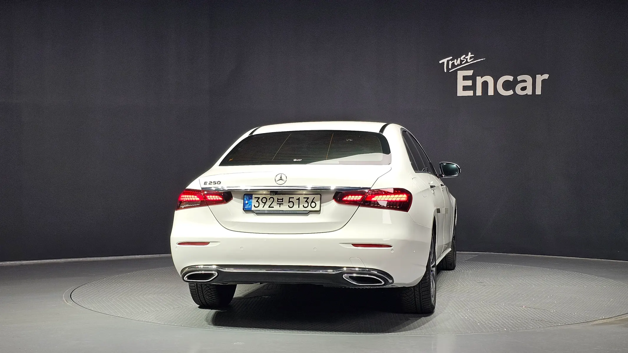 Mercedes-Benz E-Class W213 E250 2021 3/36