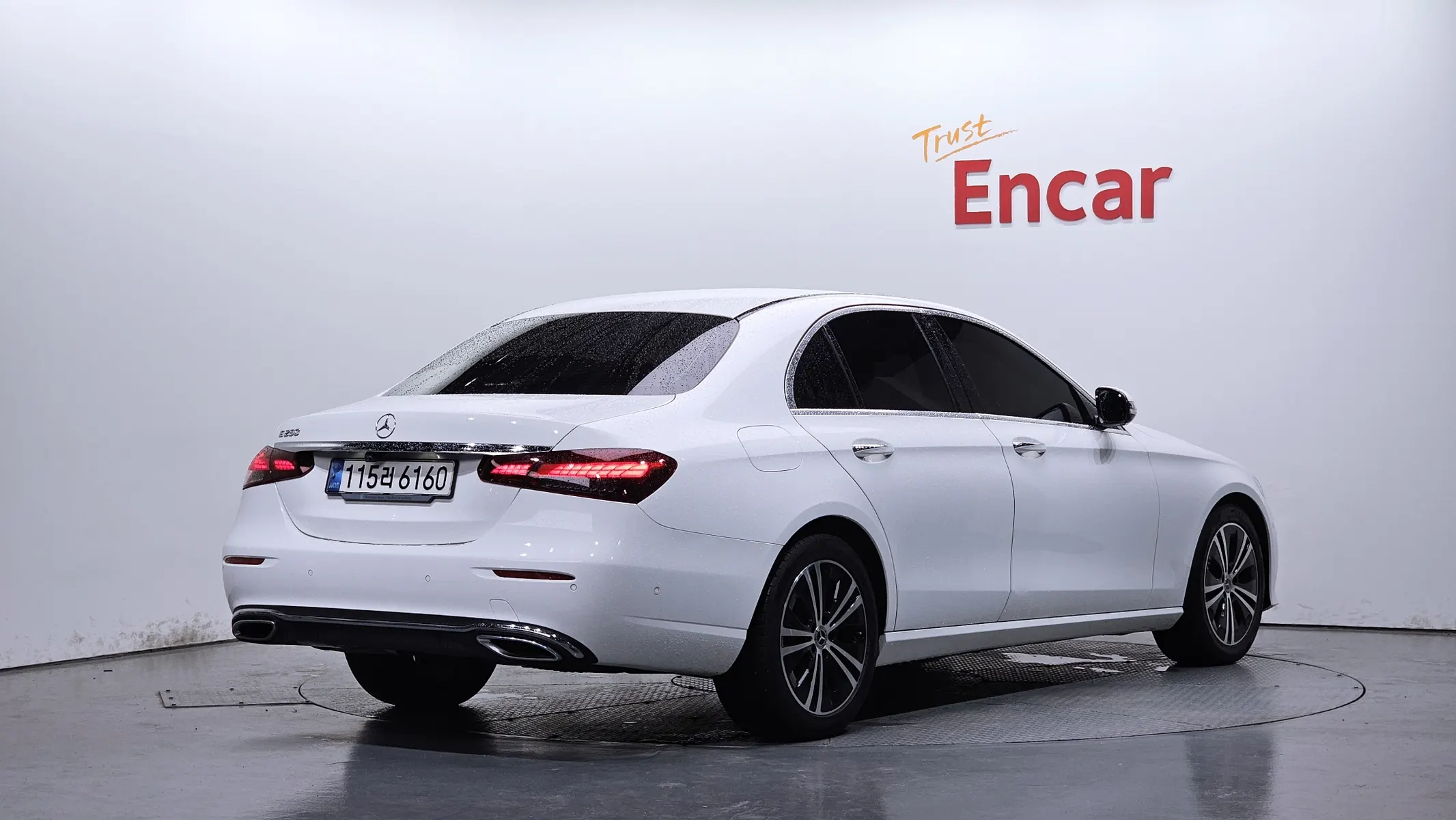Mercedes-Benz E-Class W213 E250 2020 2/32