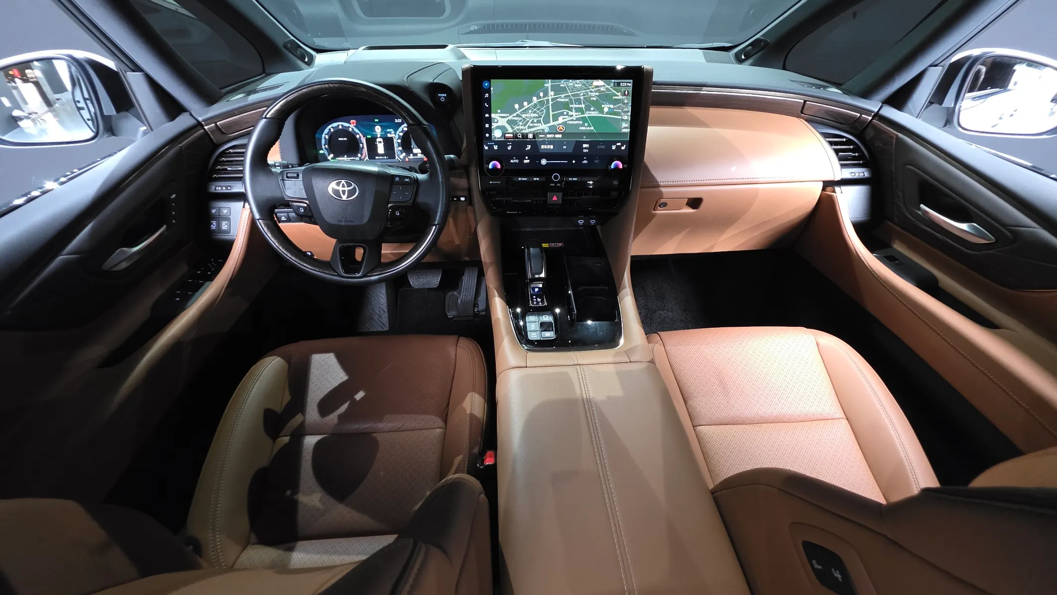 Toyota 4 2.5 HEV AWD 2025 4/5