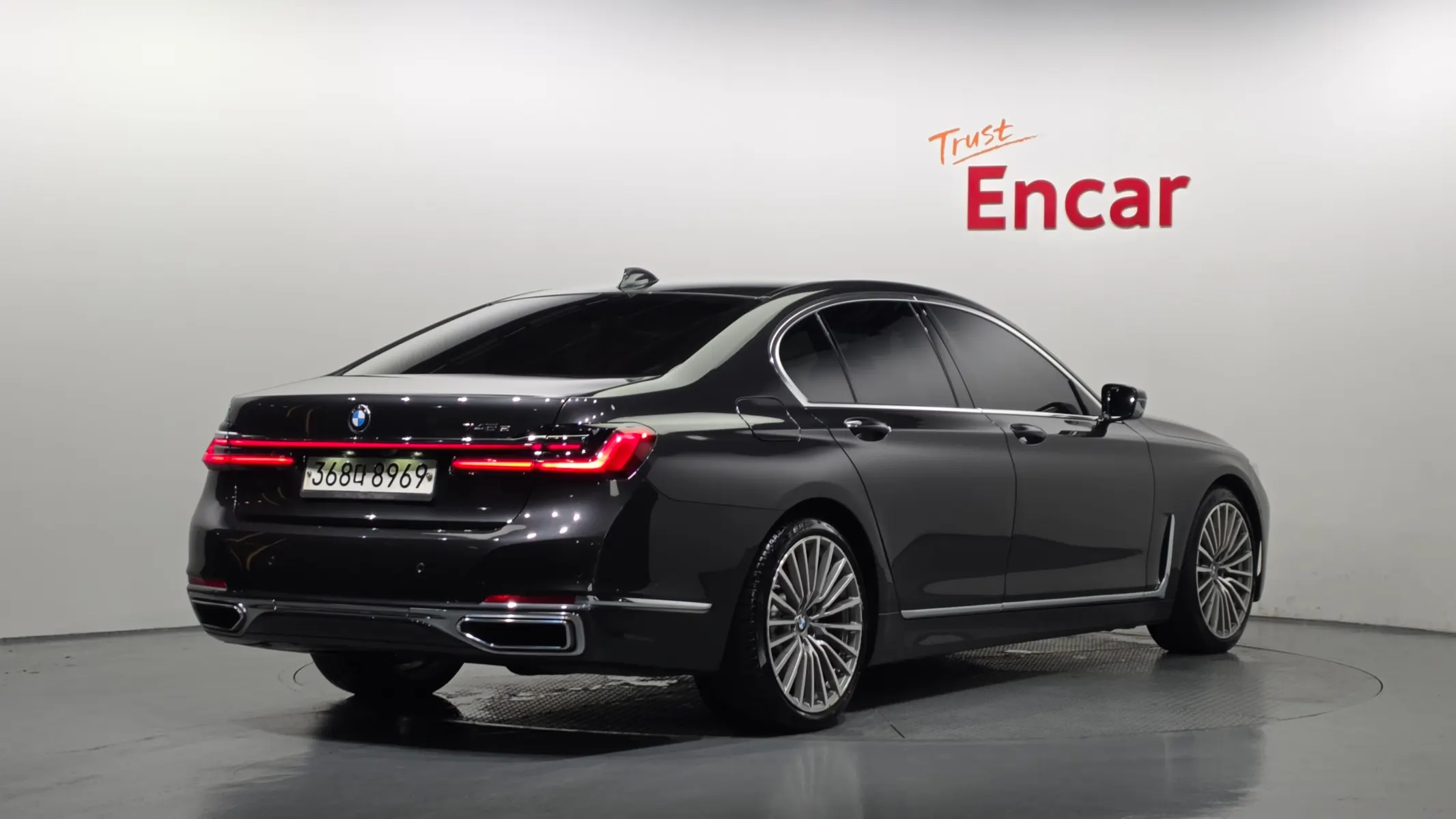 BMW 7 Series (G11) 745e i 2020 2/33