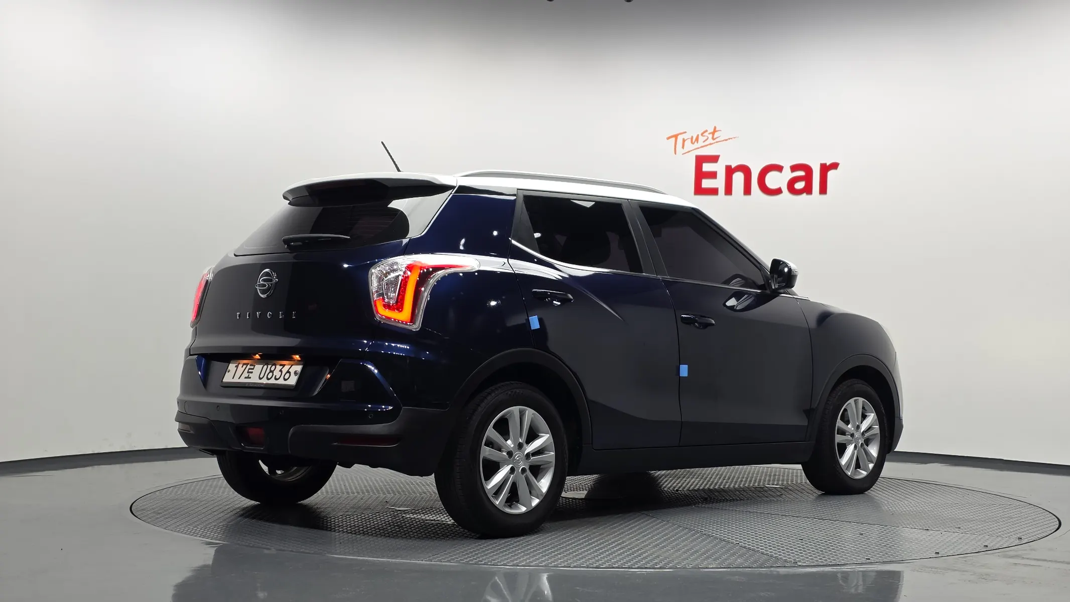 KG Mobility Tivoli VX 2WD 2016 2/32