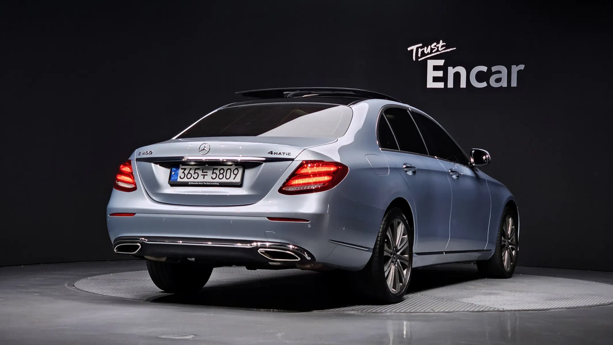 Mercedes-Benz E-Class W213 E400 4MATIC 2018 2/32