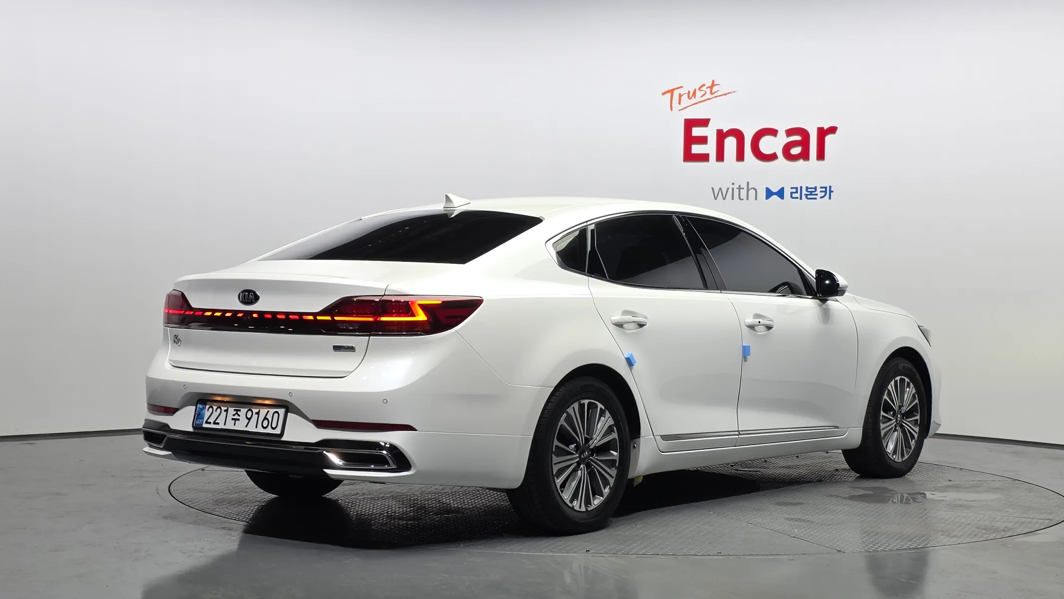 Kia K7 2019 2/32