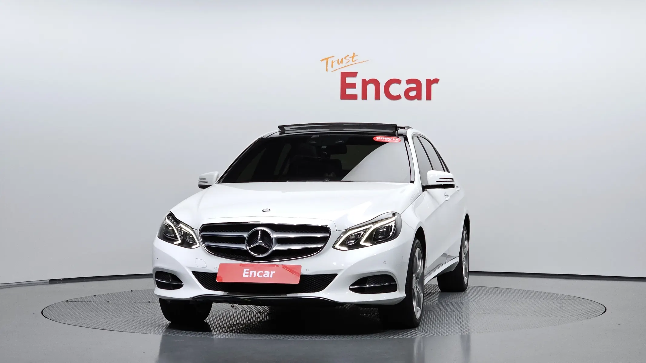 Mercedes-Benz E-Class W212 E350 4MATIC 2014 2/33