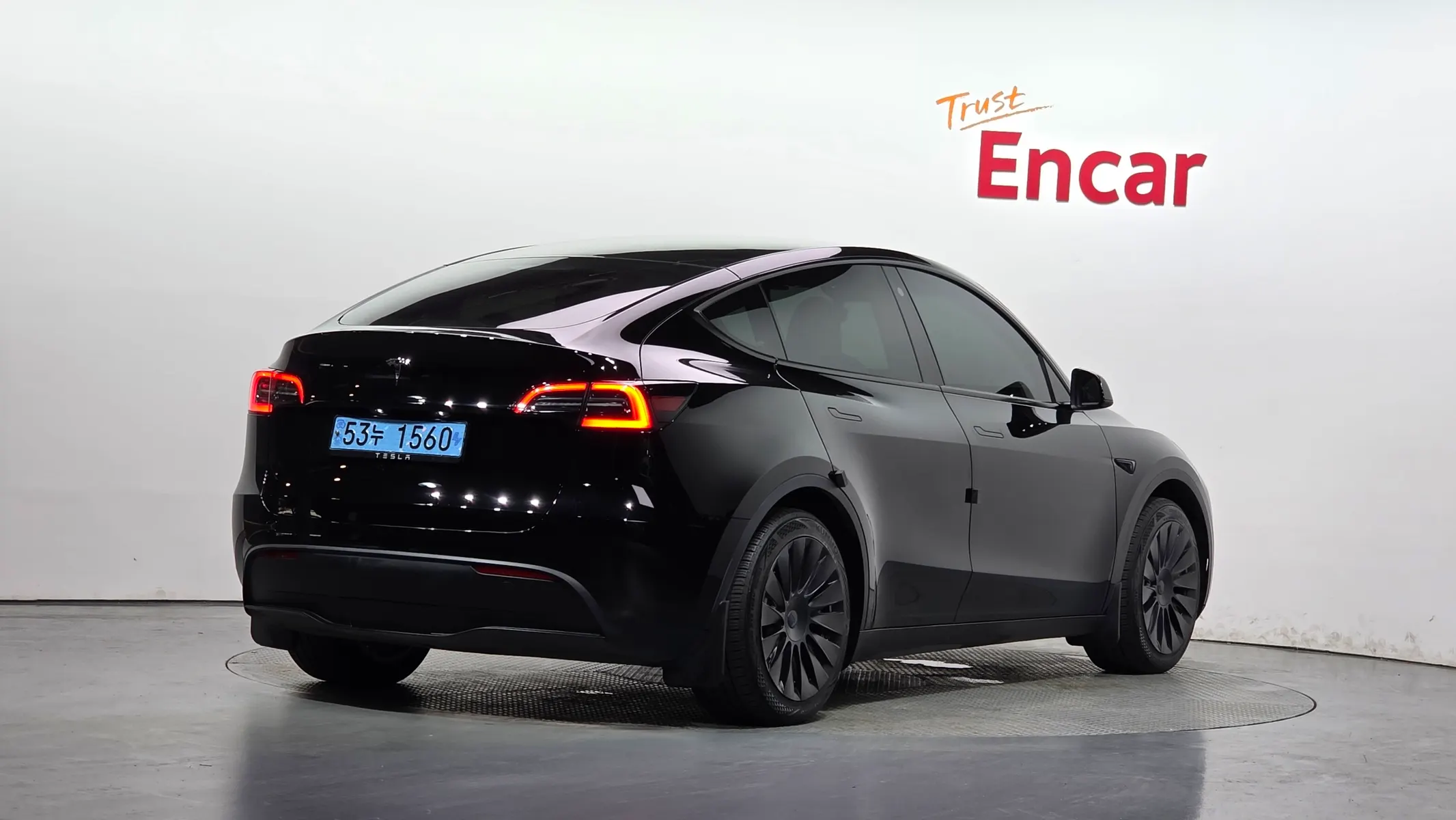 Tesla Y RWD 2023 2/33