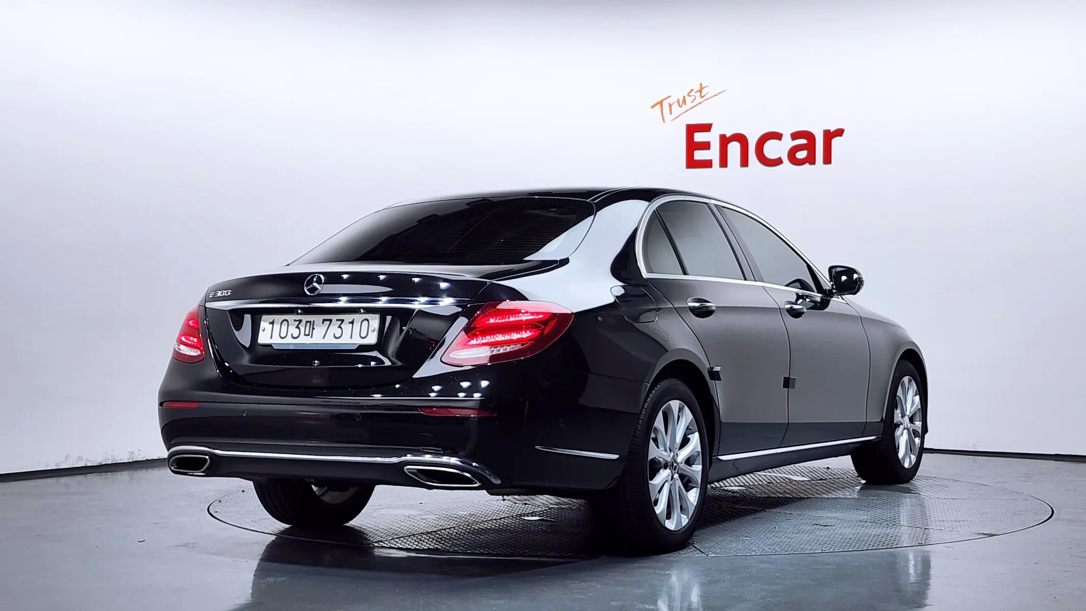 Mercedes-Benz E-Class W213 E300 2019 2/37
