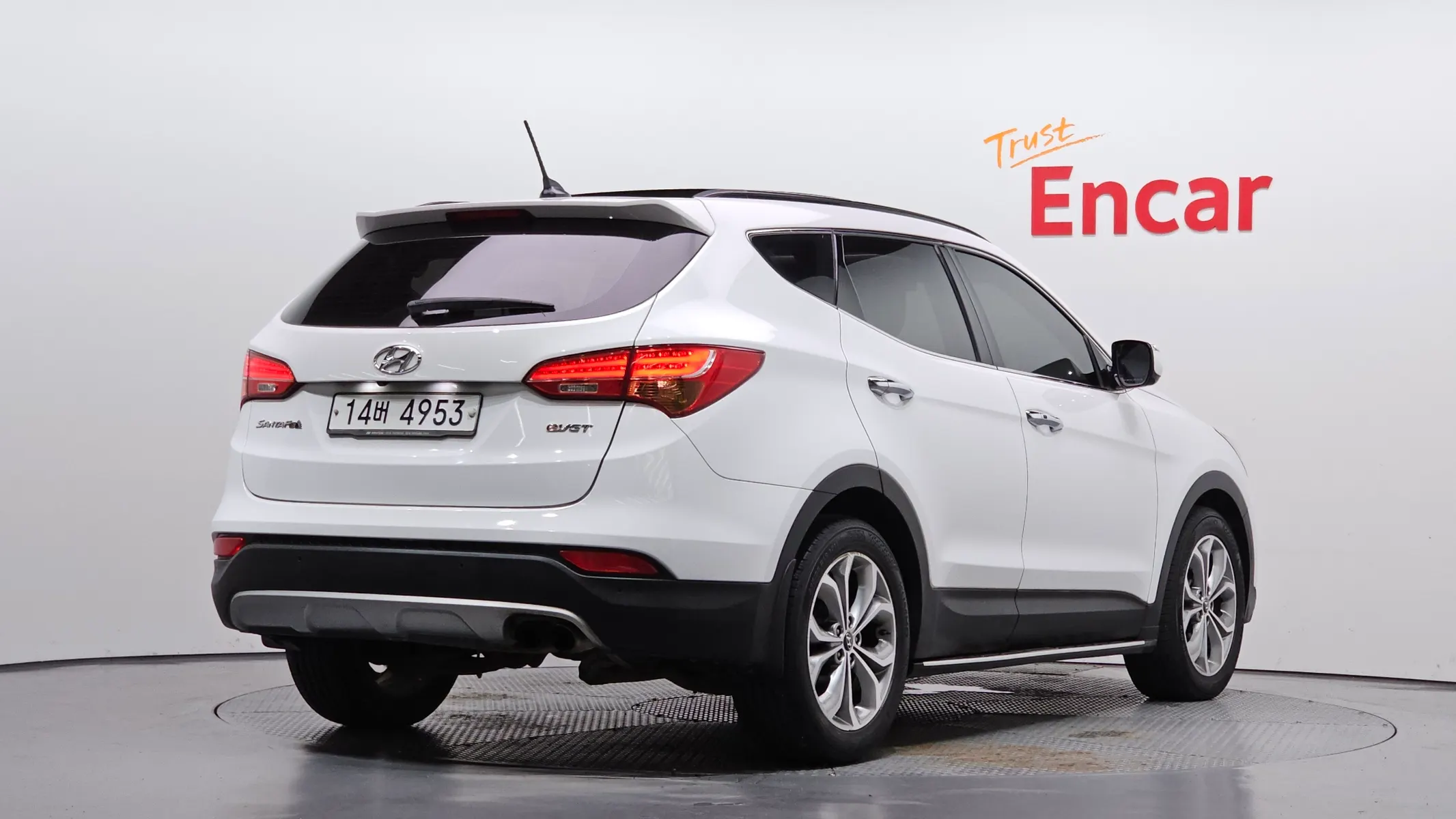 Hyundai DM (e-VGT) 2.0 2WD 2013 2/33
