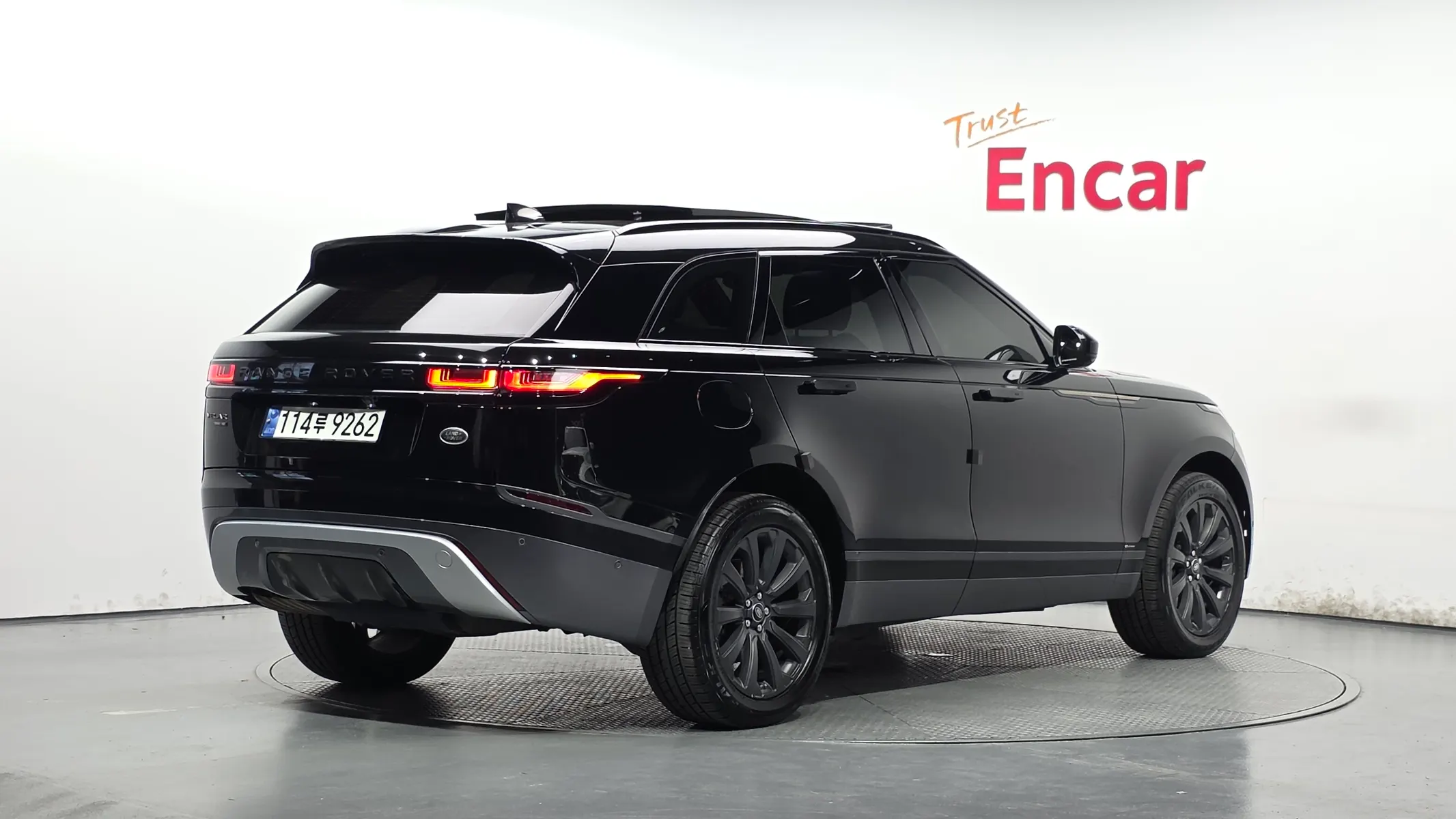 Land Rover 레인지로버 벨라 2.0 D240 R- SE 2019 2/39