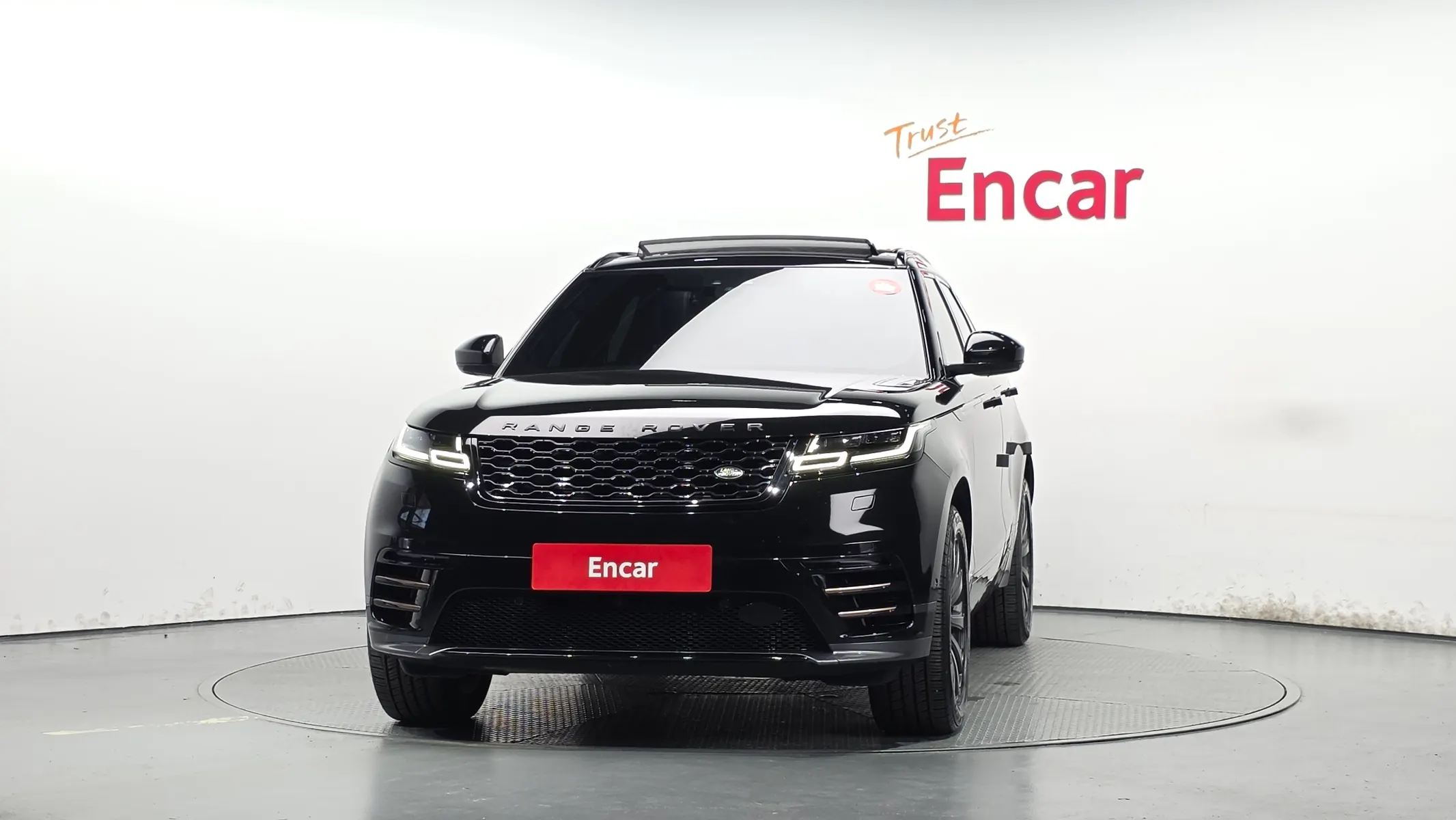Land Rover 레인지로버 벨라 2.0 D240 R- SE 2019 3/39