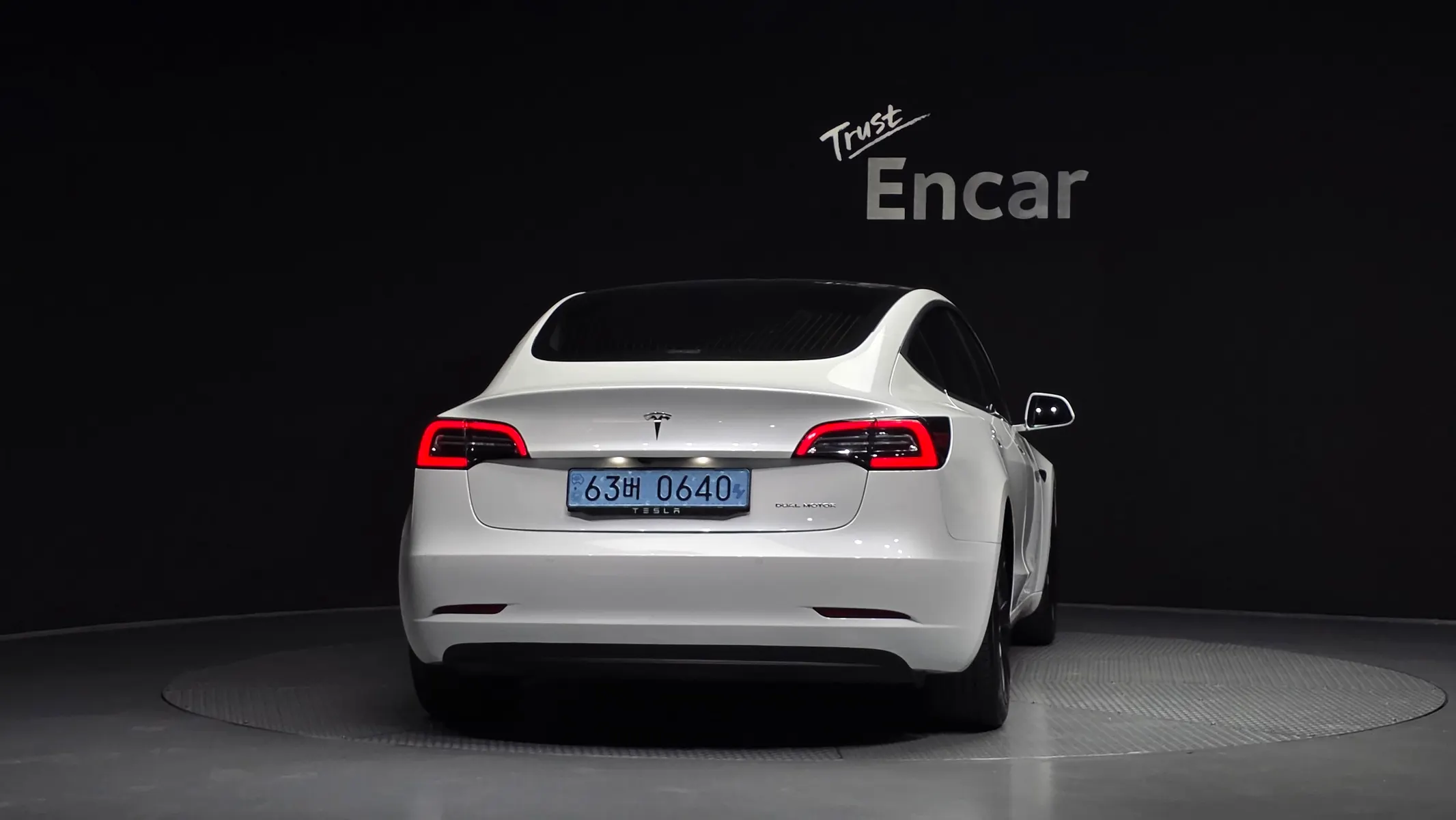 Tesla 3 AWD 2020 3/5