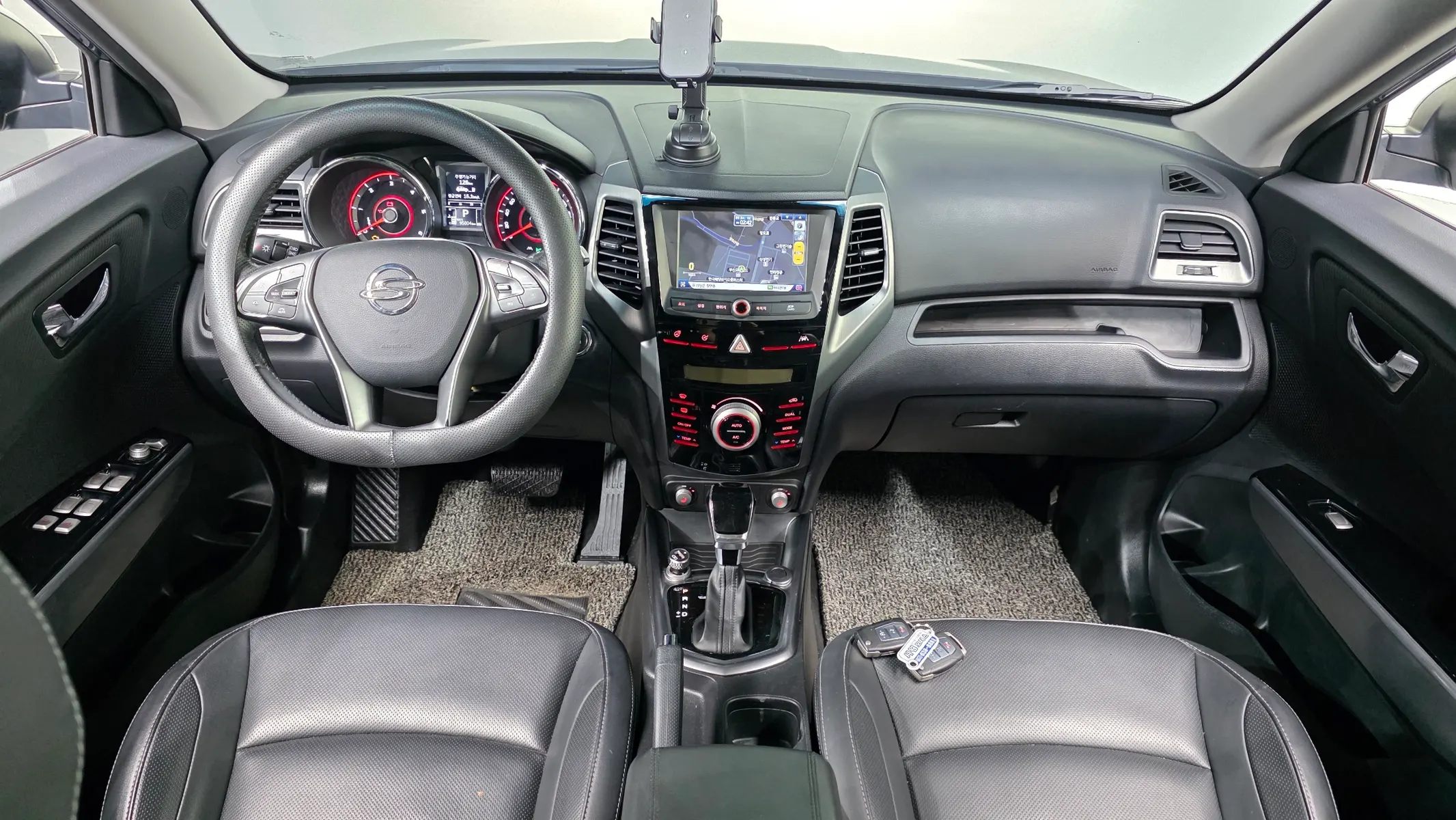 KG Mobility 티볼리 아머 LX 2WD 2018 4/5
