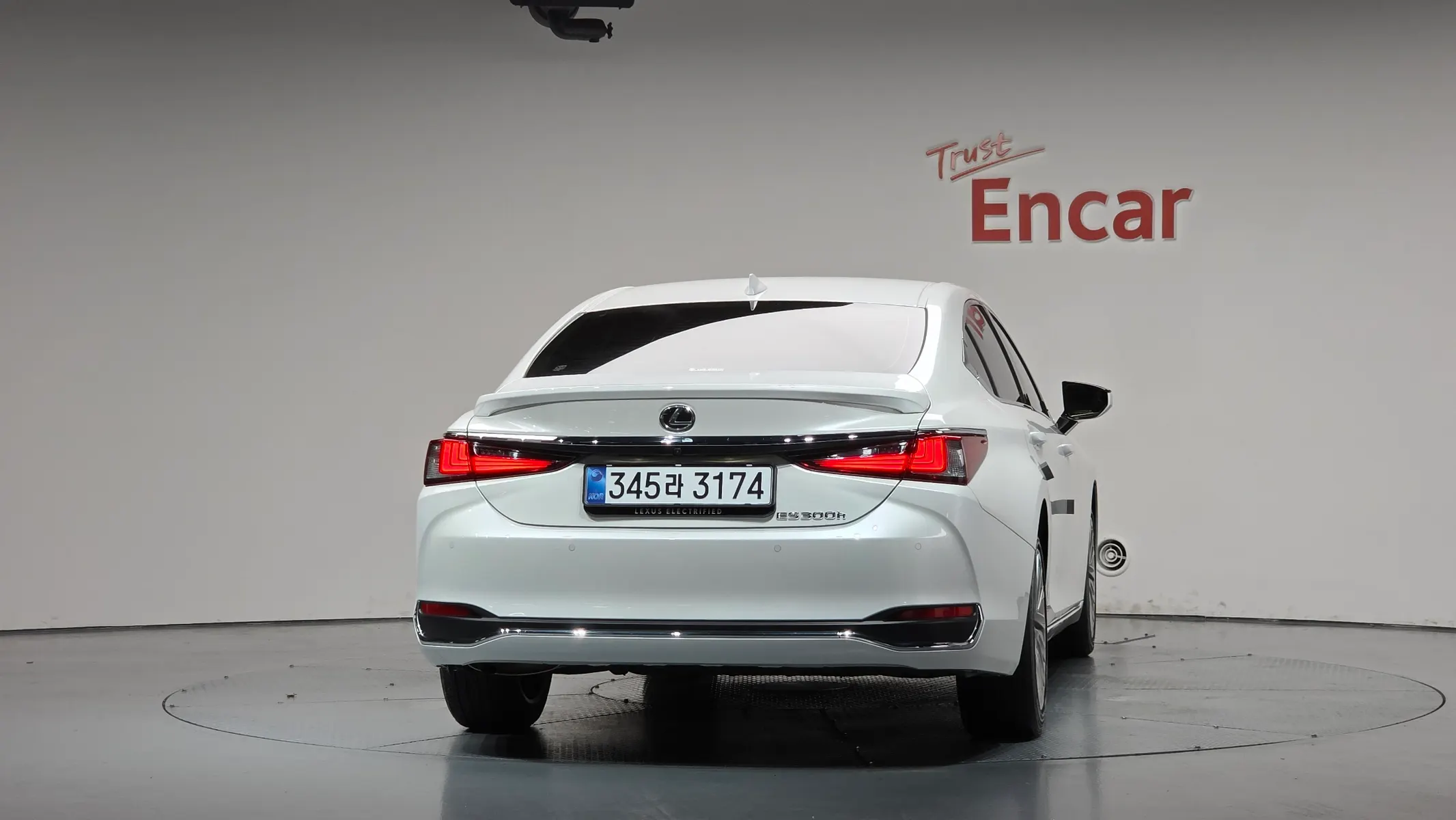 Lexus ES300h 7 2024 3/5