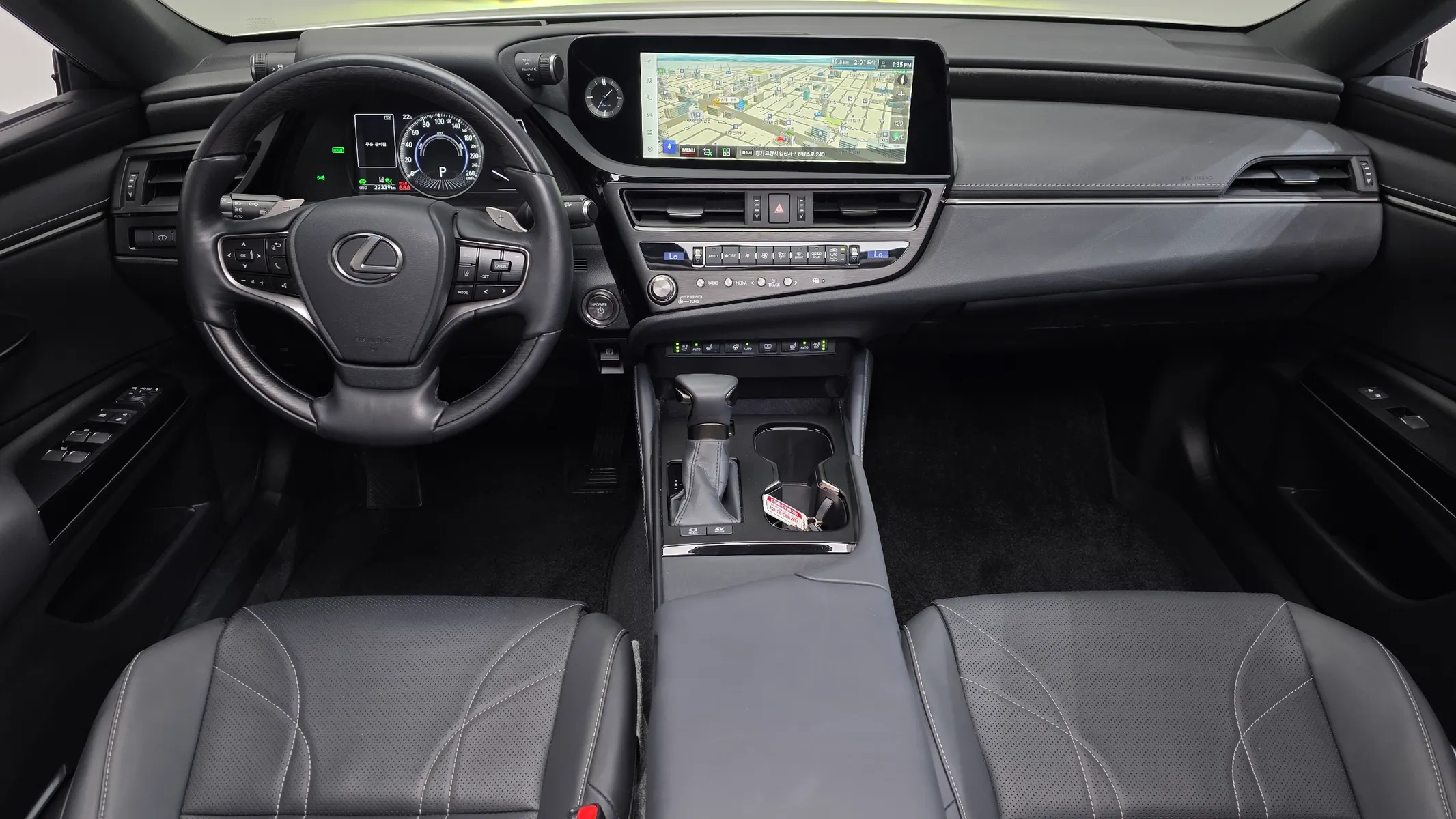 Lexus ES300h 7 2024 4/5