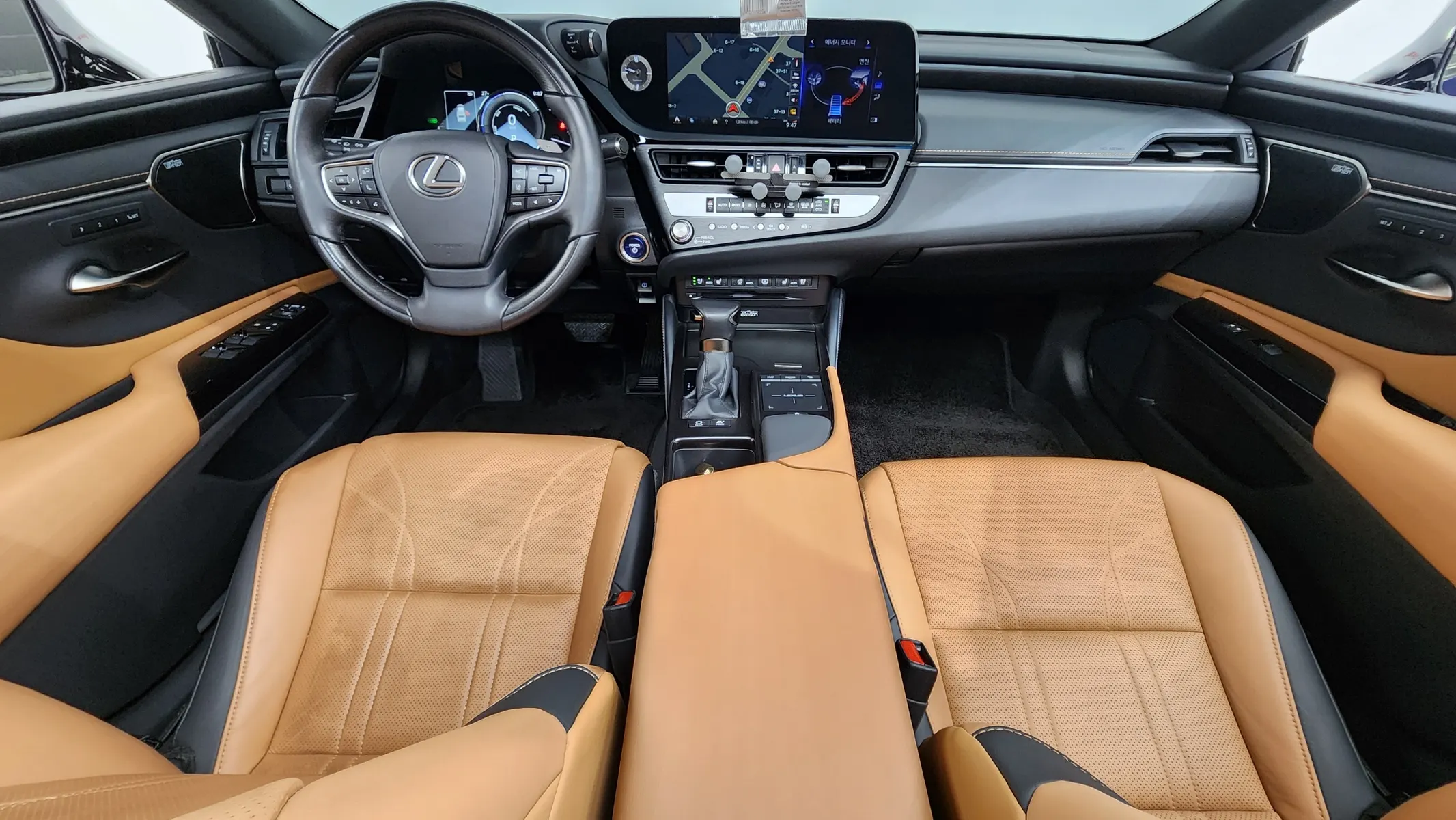 Lexus ES300h 7 2022 4/5