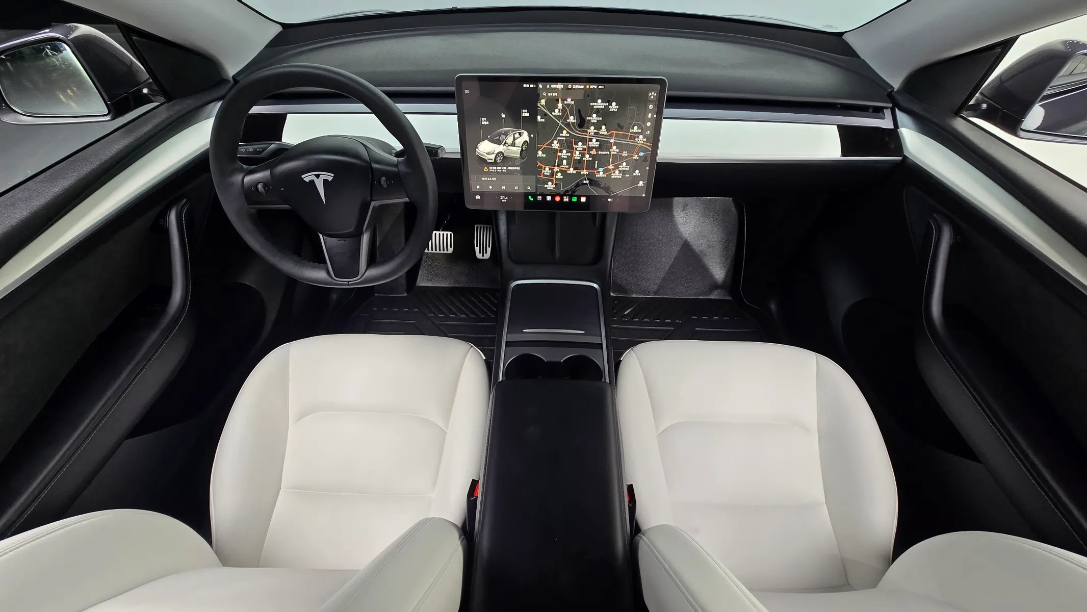 Tesla Y RWD 2023 4/5
