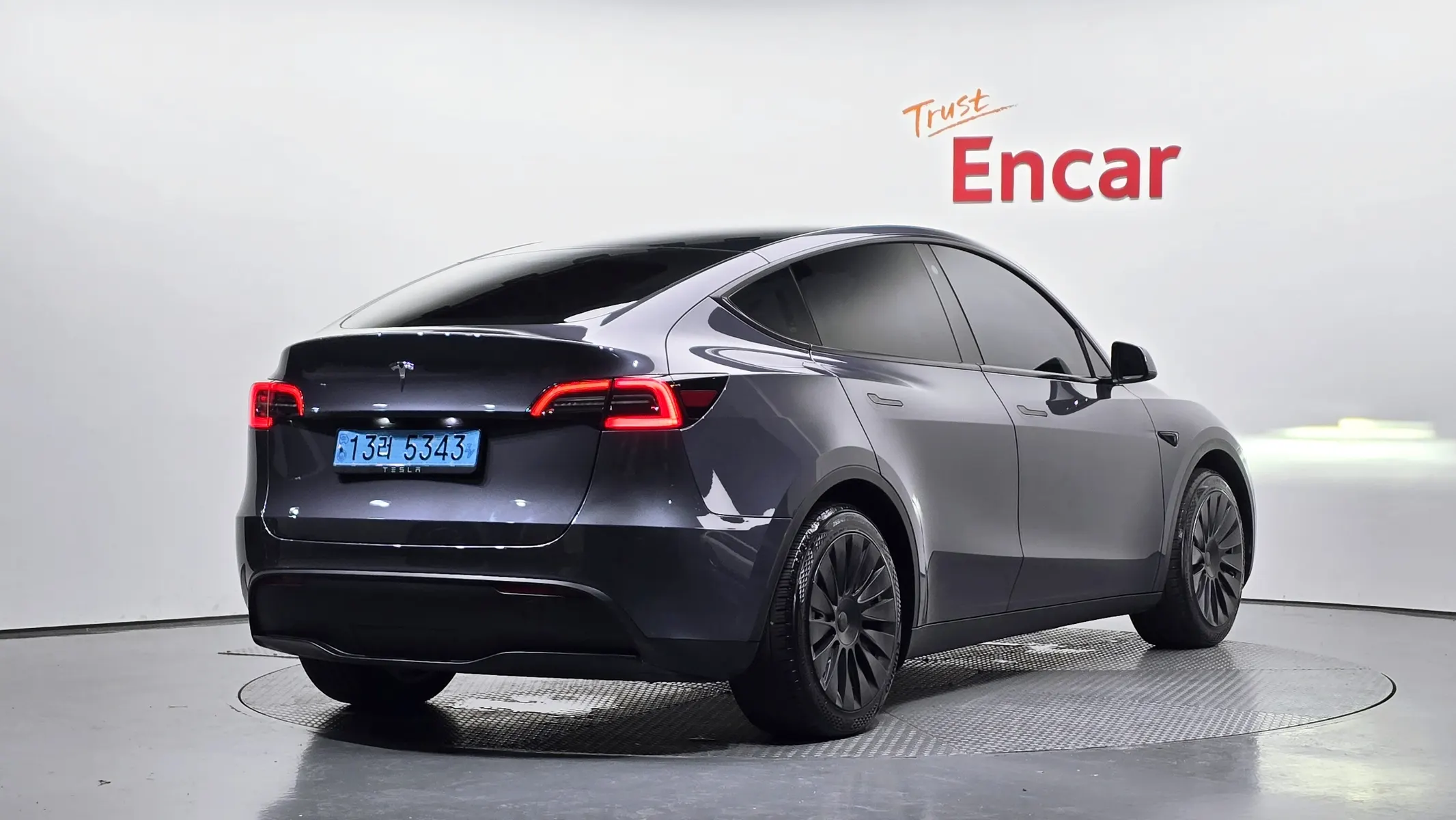 Tesla Y RWD 2023 2/33