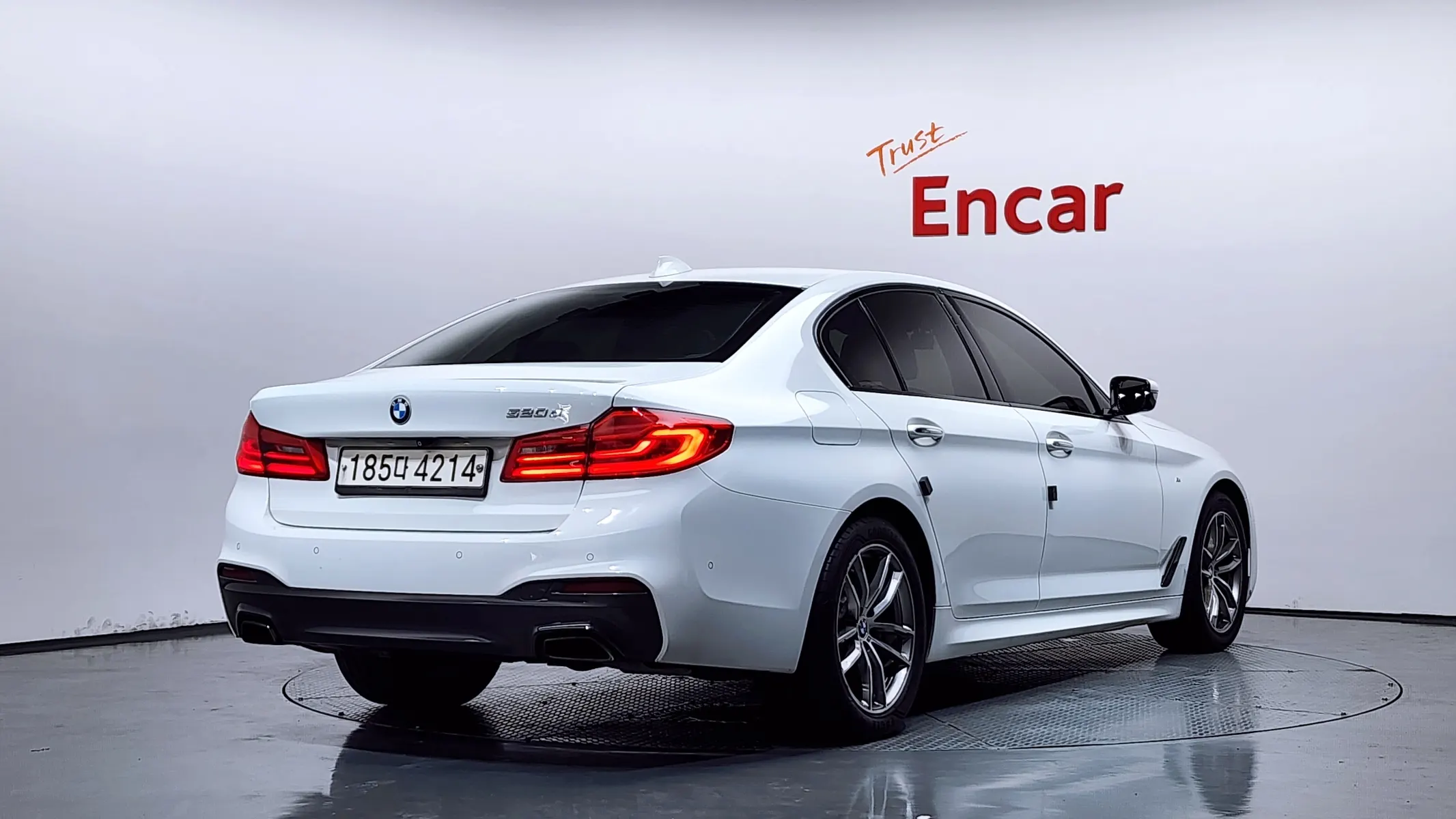 BMW 5 Series (G30) 520d M 2017 2/21