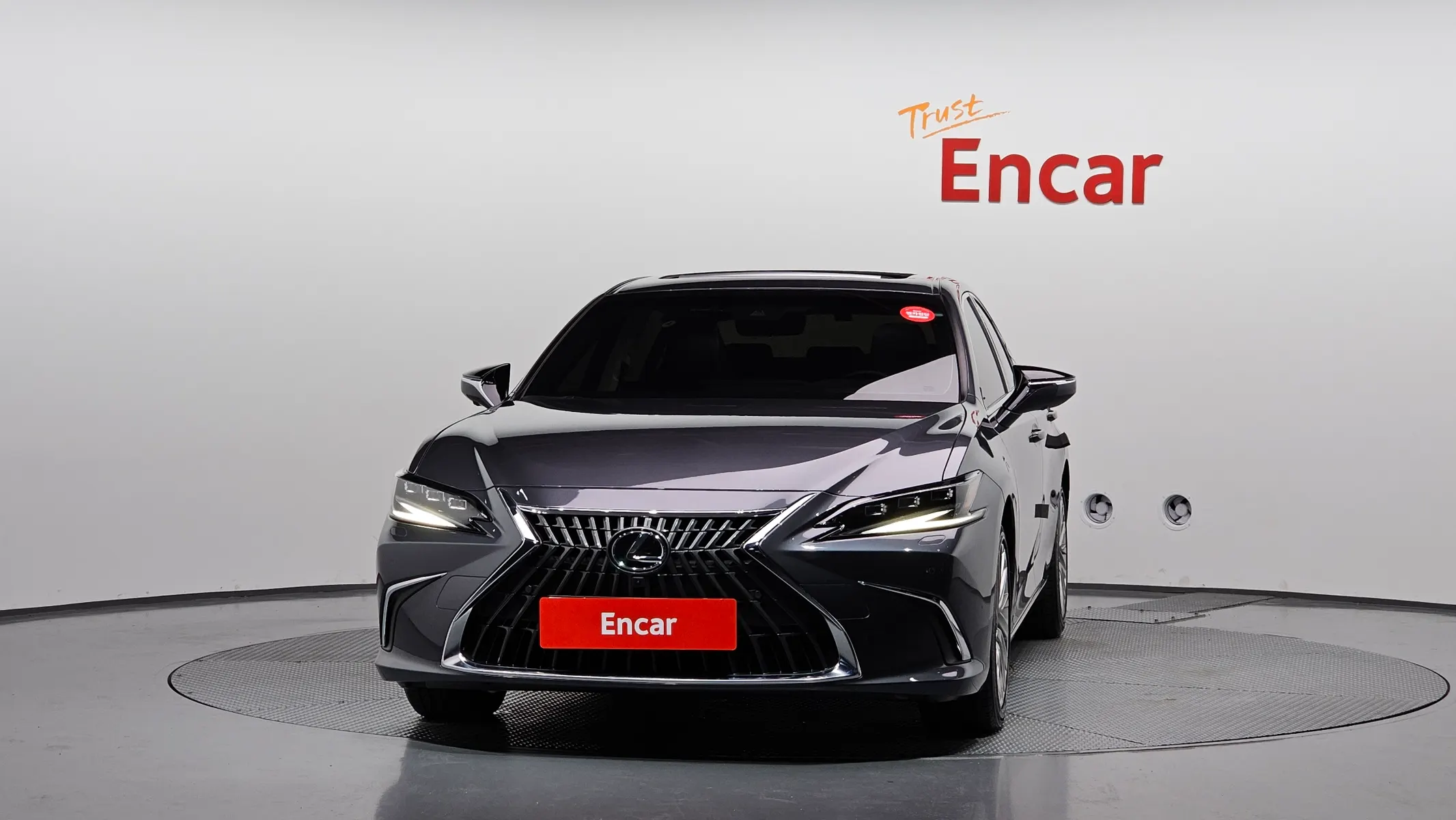 Lexus ES300h 7 2024 2/5