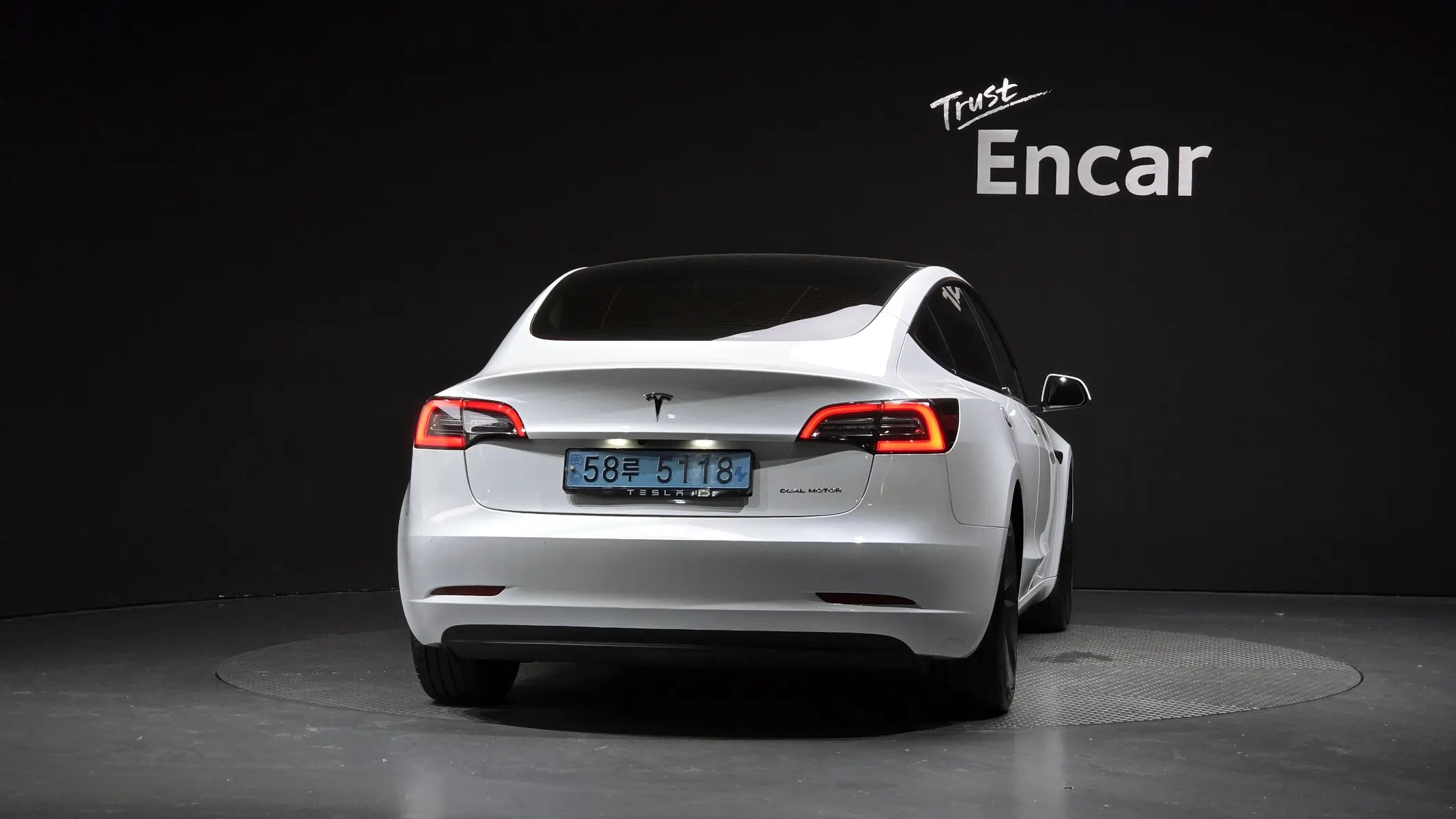 Tesla 3 AWD 2022 3/5